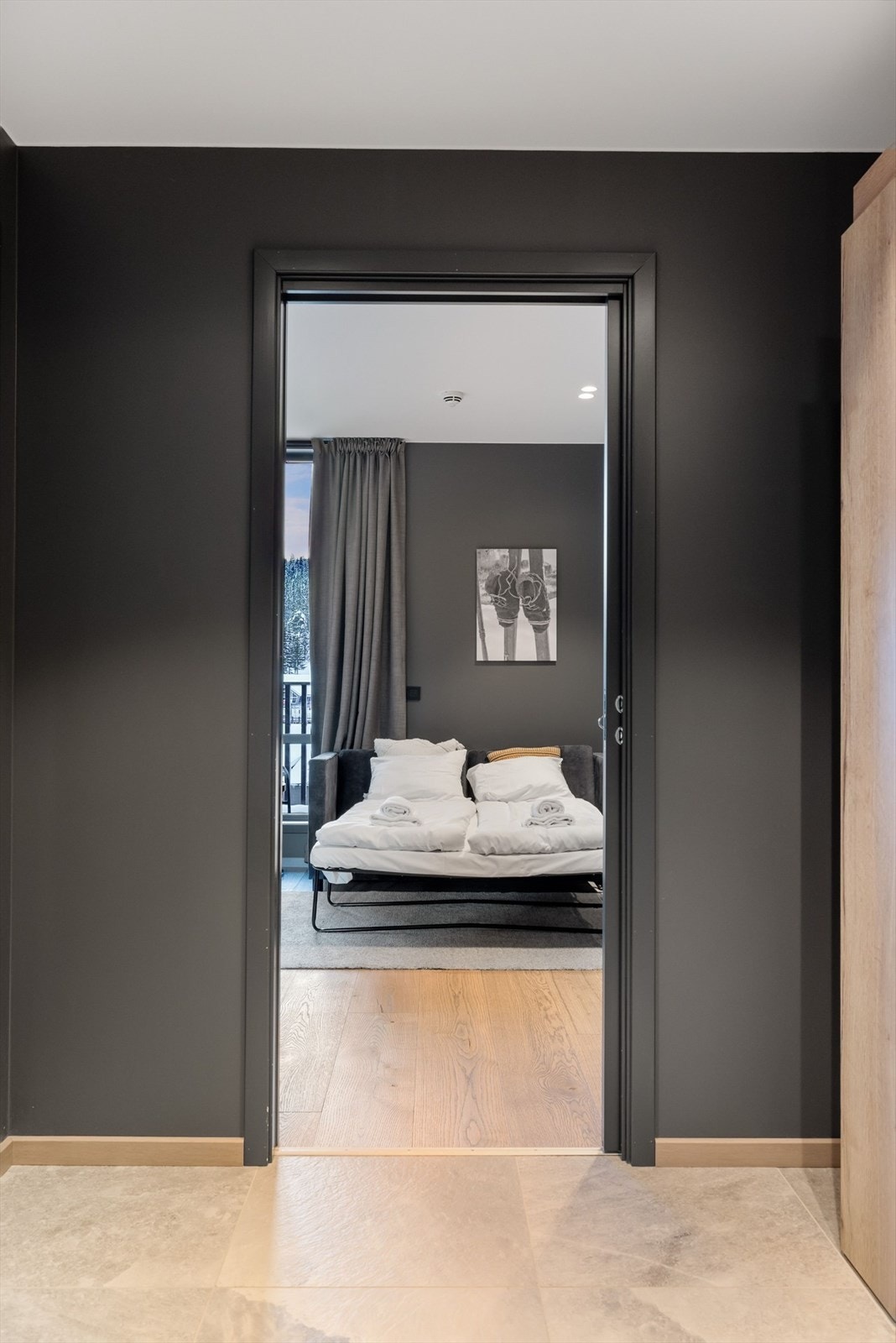 Studioleiligheten er på 31 kvm og har gang med garderobe, stue/kjøkken og bad. Galleribilde