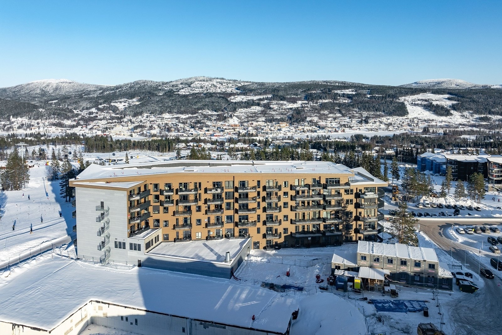 Trysilfjellet har ikke bare et flott skianlegg, men også en relativt ny sykkelarena, 18-hullsgolfbane, skiskole og mye mer. Galleribilde