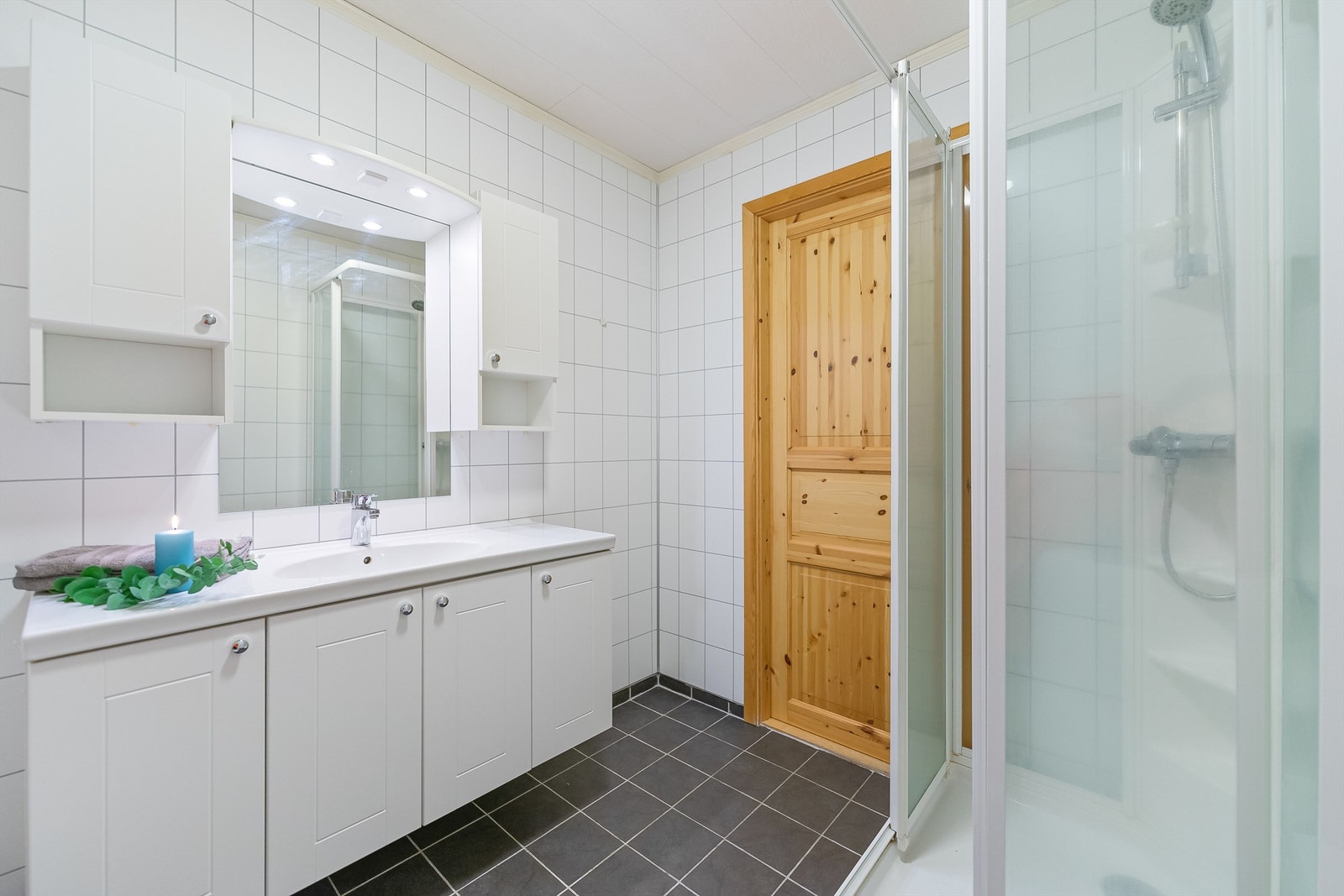 Bad i 2 etasje Galleribilde