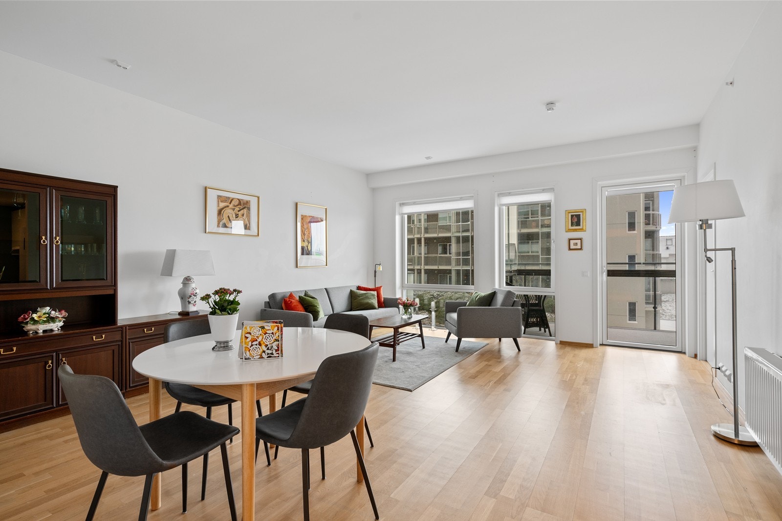 Stue/ spisestue Galleribilde