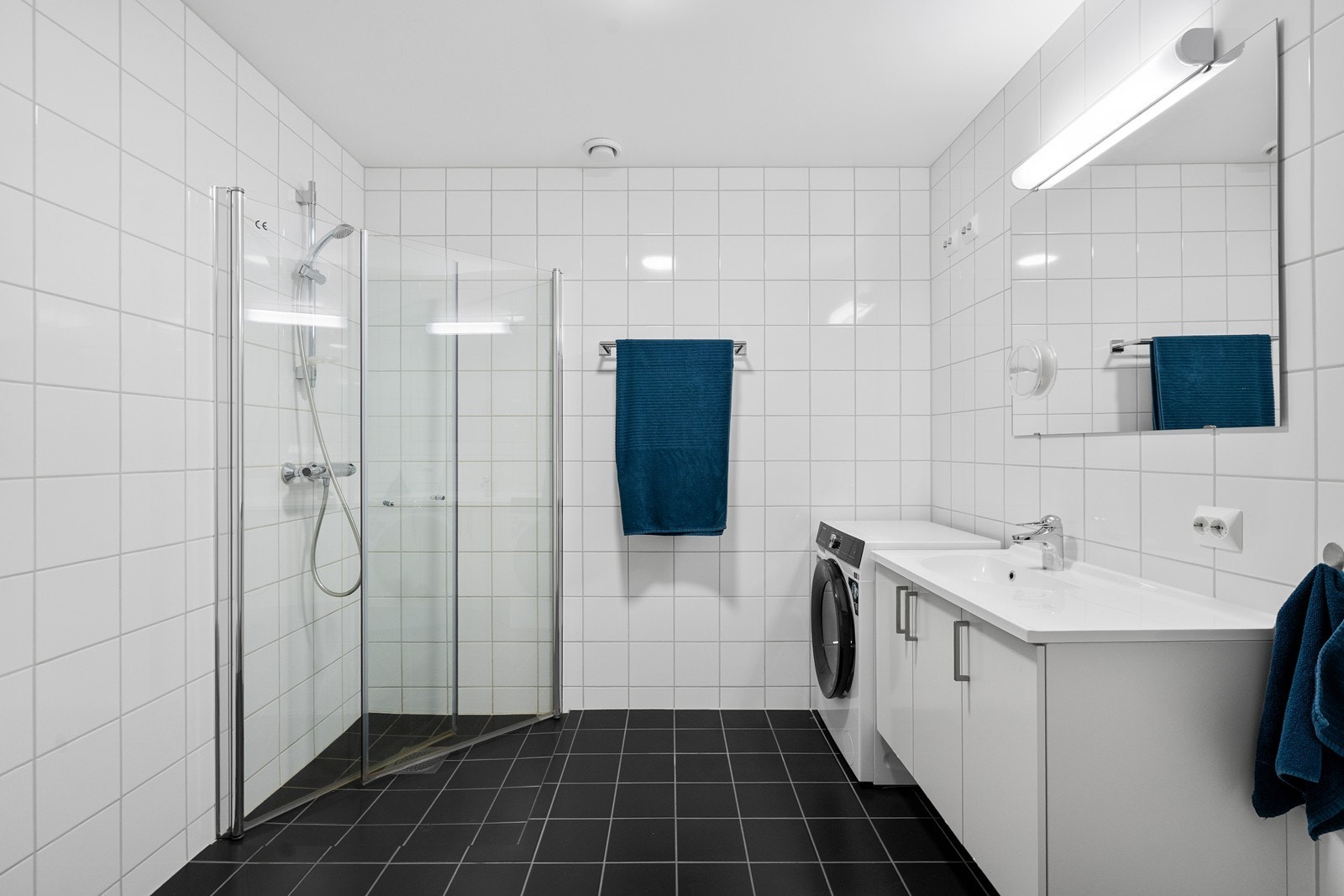 Fliselagt bad/ vaskerom Galleribilde