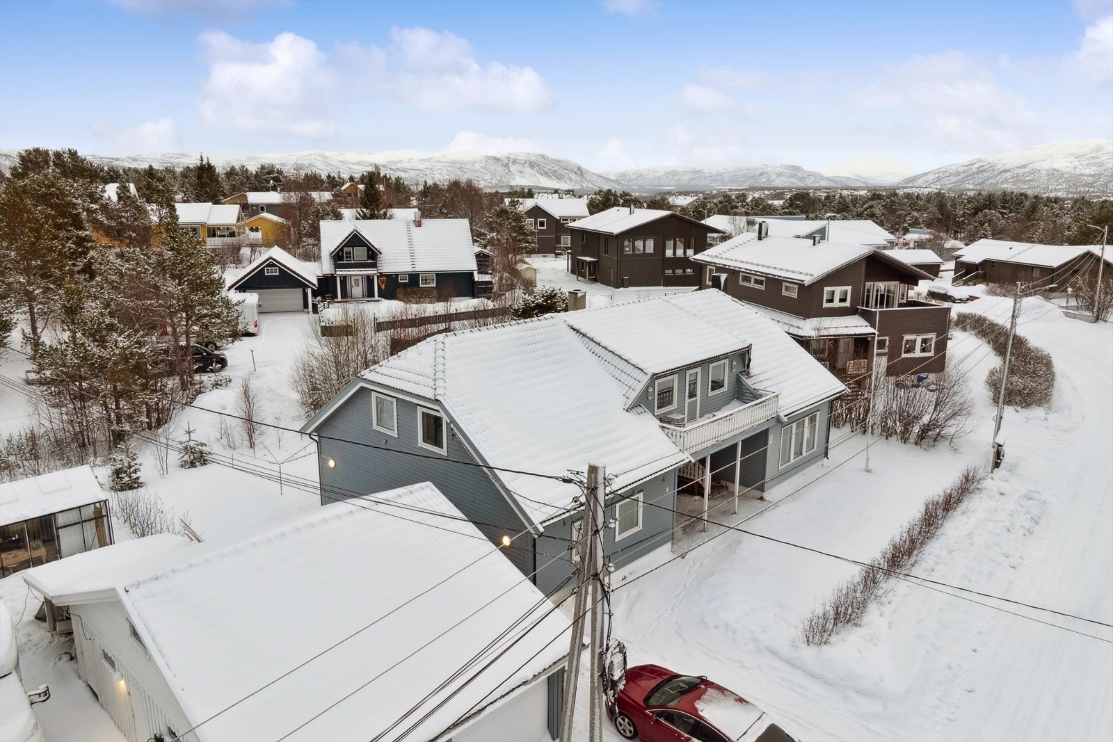 Med gangavstand til sentrum finner man et rikt utvalg av servicetilbud og fasiliteter. Galleribilde