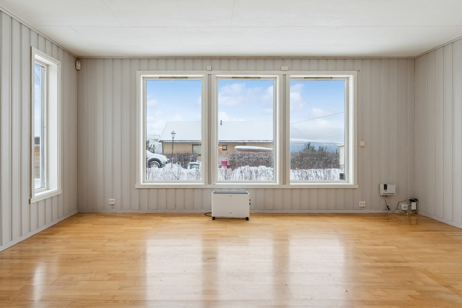 Store vindusflater som gir godt med dagslys. Galleribilde