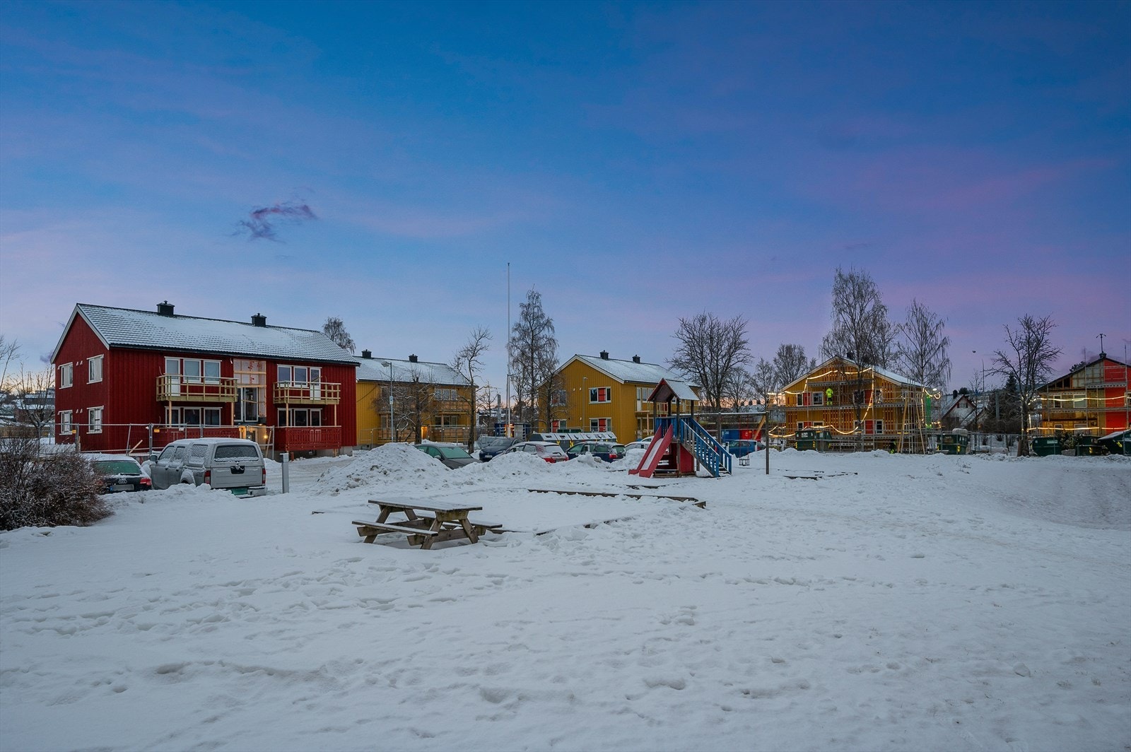 Her har du nærhet til alt du måtte trenge i hverdagen samt hyppige bussavganger til populære arbeids- og studiesteder. Galleribilde