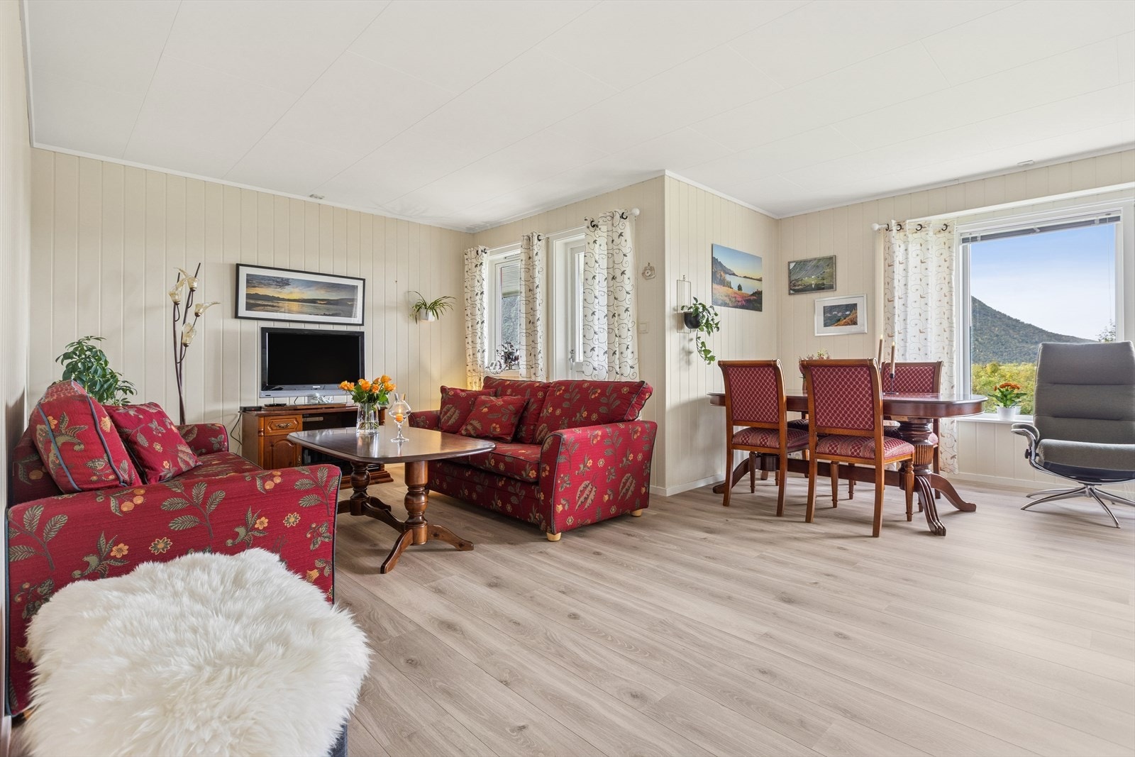 I stuen har du så god plass at du har mange møbleringsmuligheter. Galleribilde