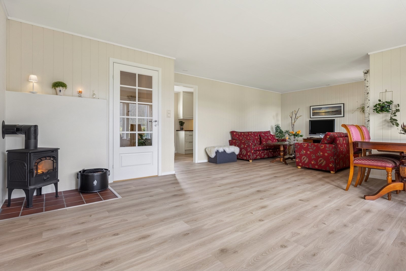 Med ildsted i stuen skaper du hygge og fine stunder. Galleribilde