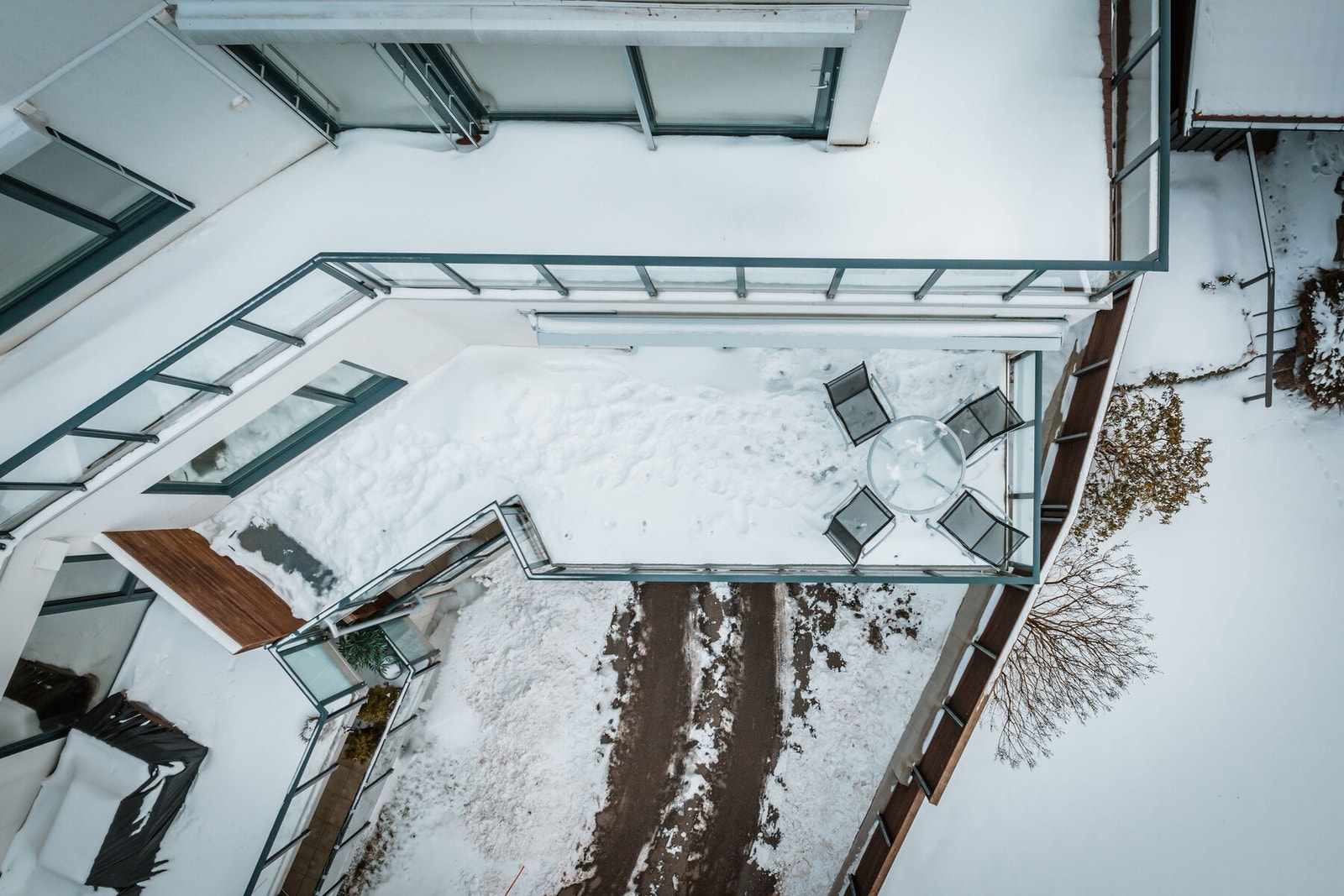 Balkongen sett ovenfra. Galleribilde