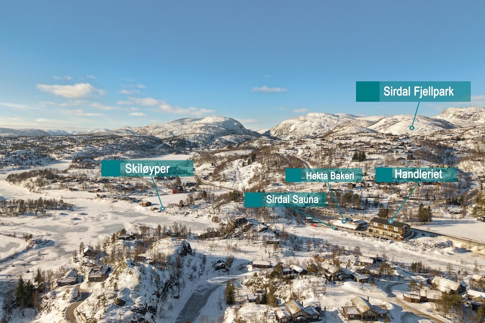 Hytten er sentralt plassert, med kort avstand til Sirdals høydepunkter. Umiddelbar nærhet til både turterreng, alpinanlegg og milevis med oppkjørte langrennsløyper. Galleribilde