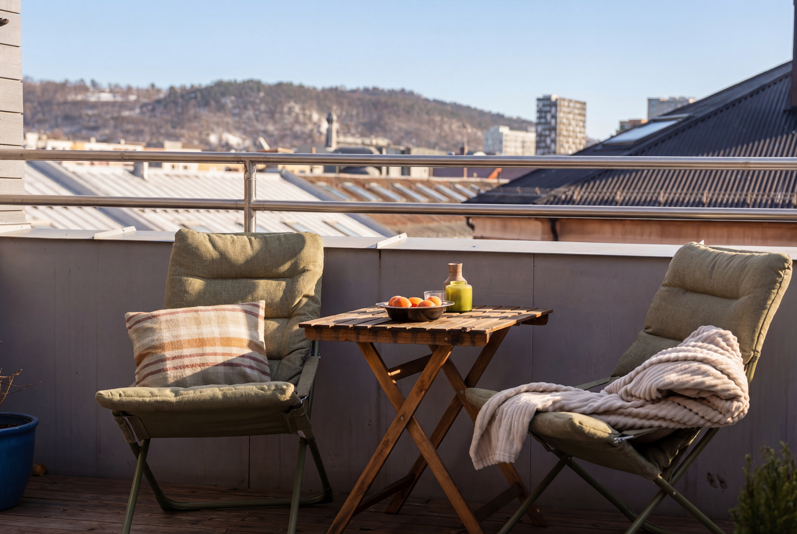 Beliggenheten på Grønland gir deg nærhet til alt, samtidig som du bor tilbaketrukket i høyden. Galleribilde