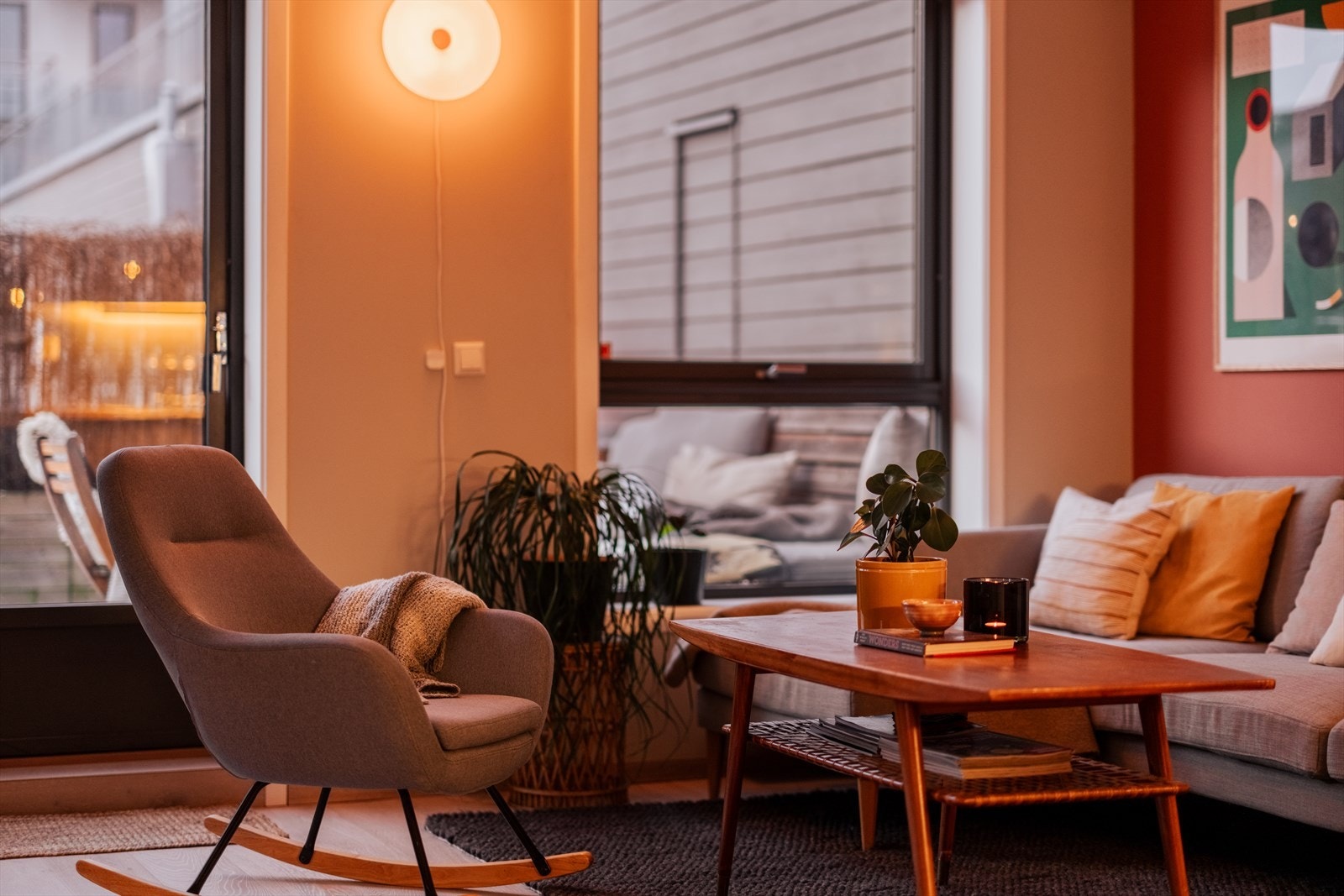 Fra stuen er det direkte utgang til den private takterrassen via en balkongdør. Galleribilde