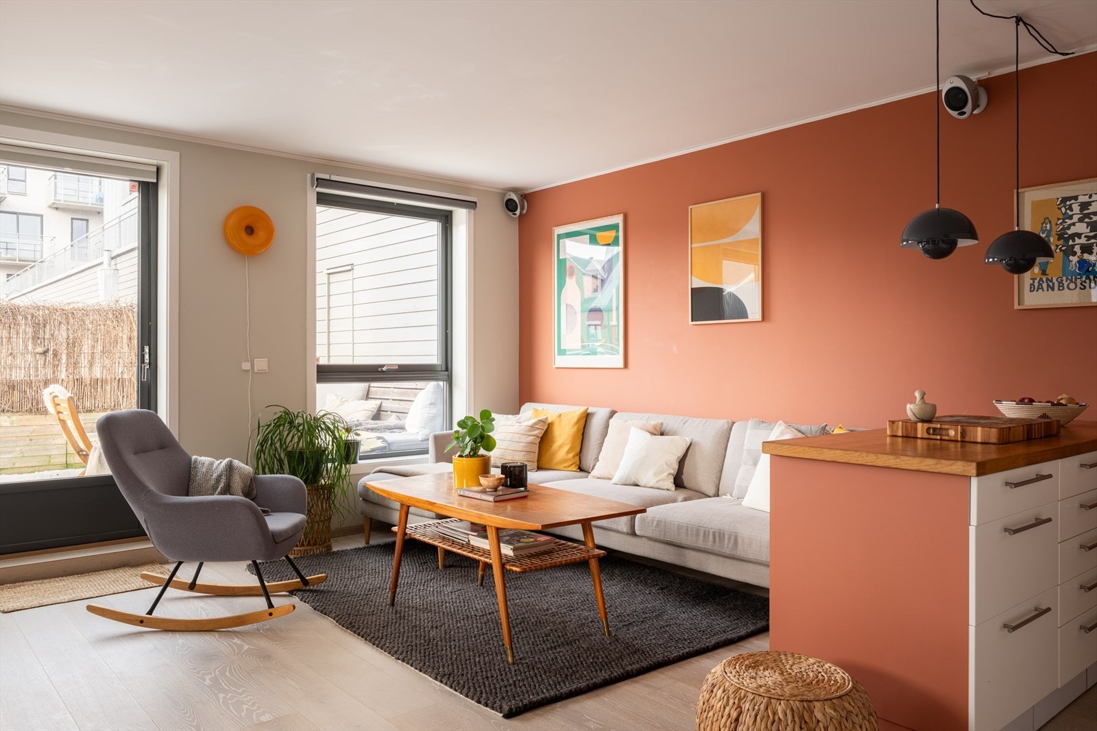 Bygget har heis, som gir trappefri adkomst helt opp til leiligheten i sjette etasje. Galleribilde