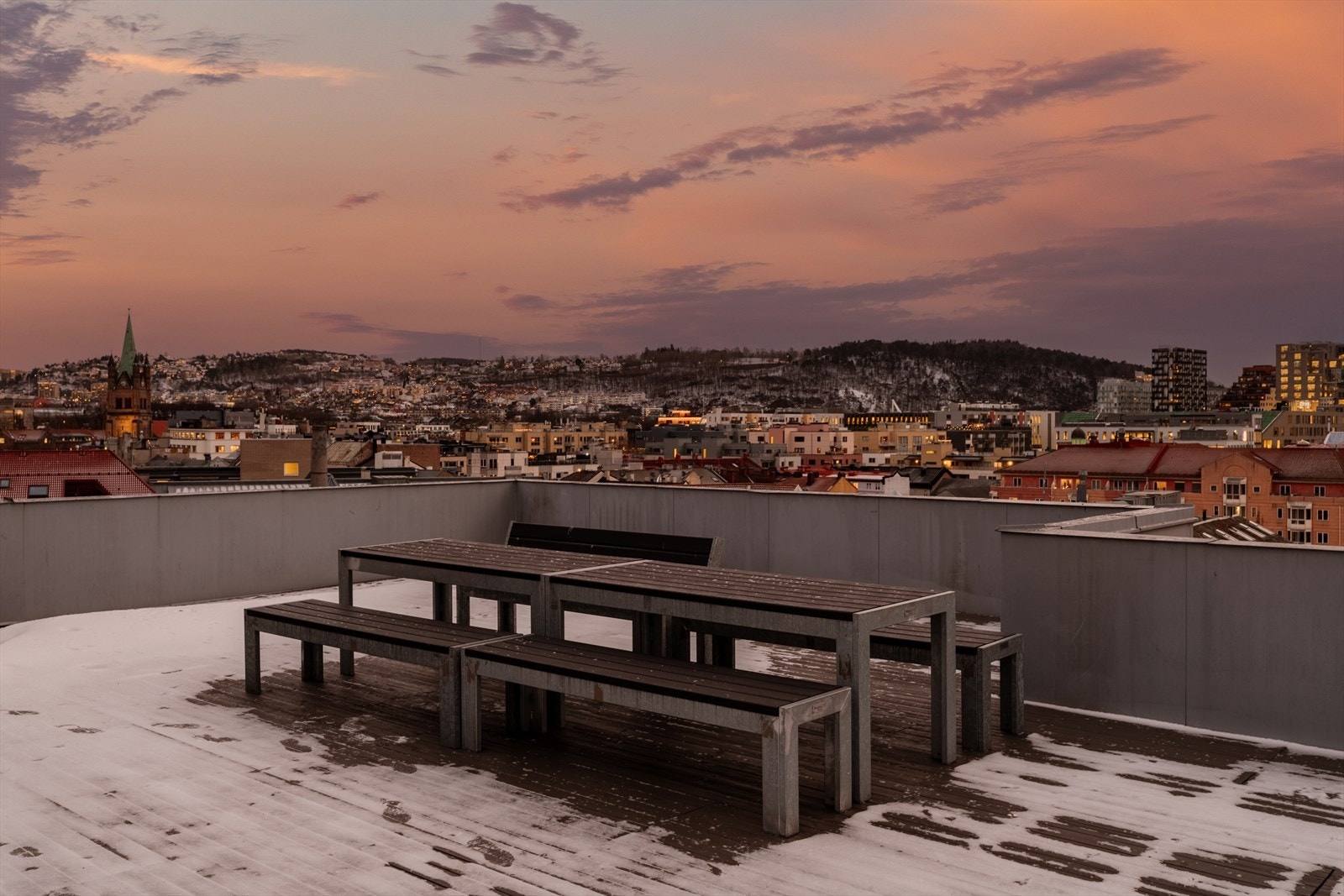 I tillegg til den private uteplassen, er det en felles takterrasse i hver blokk. Galleribilde
