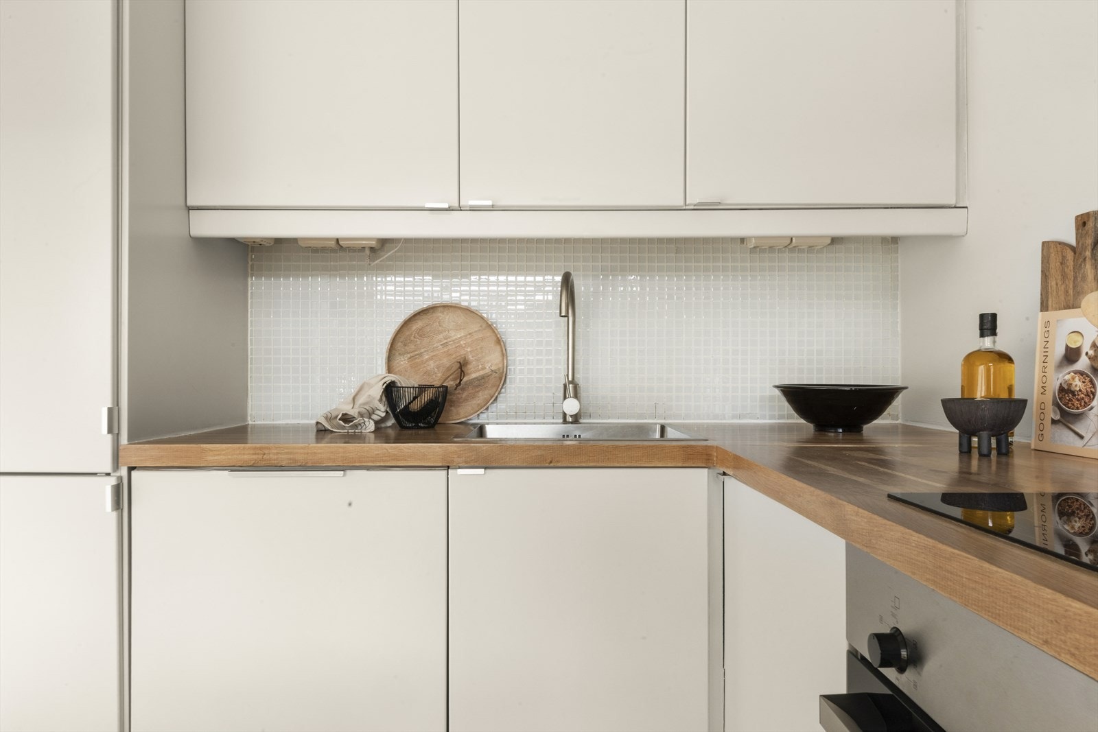 Godt med skap, skuff og benkeplass Galleribilde