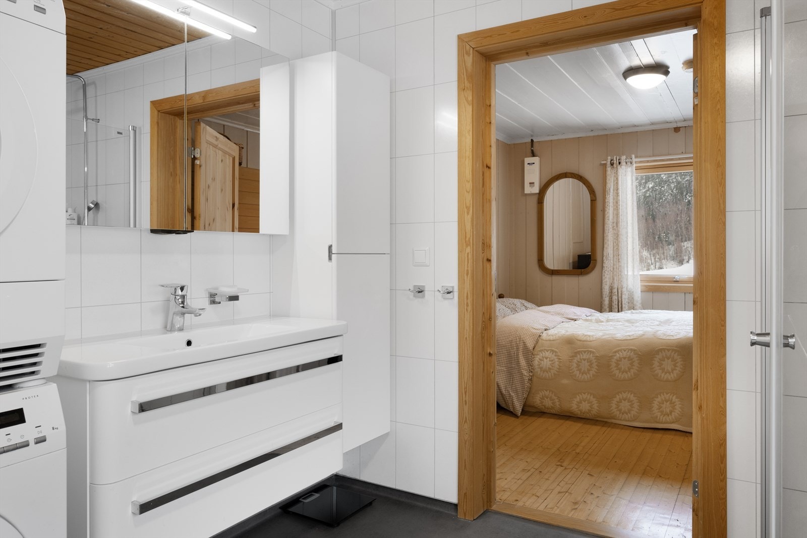 Hovedsoverommet har direkte adkomst til badet. Galleribilde