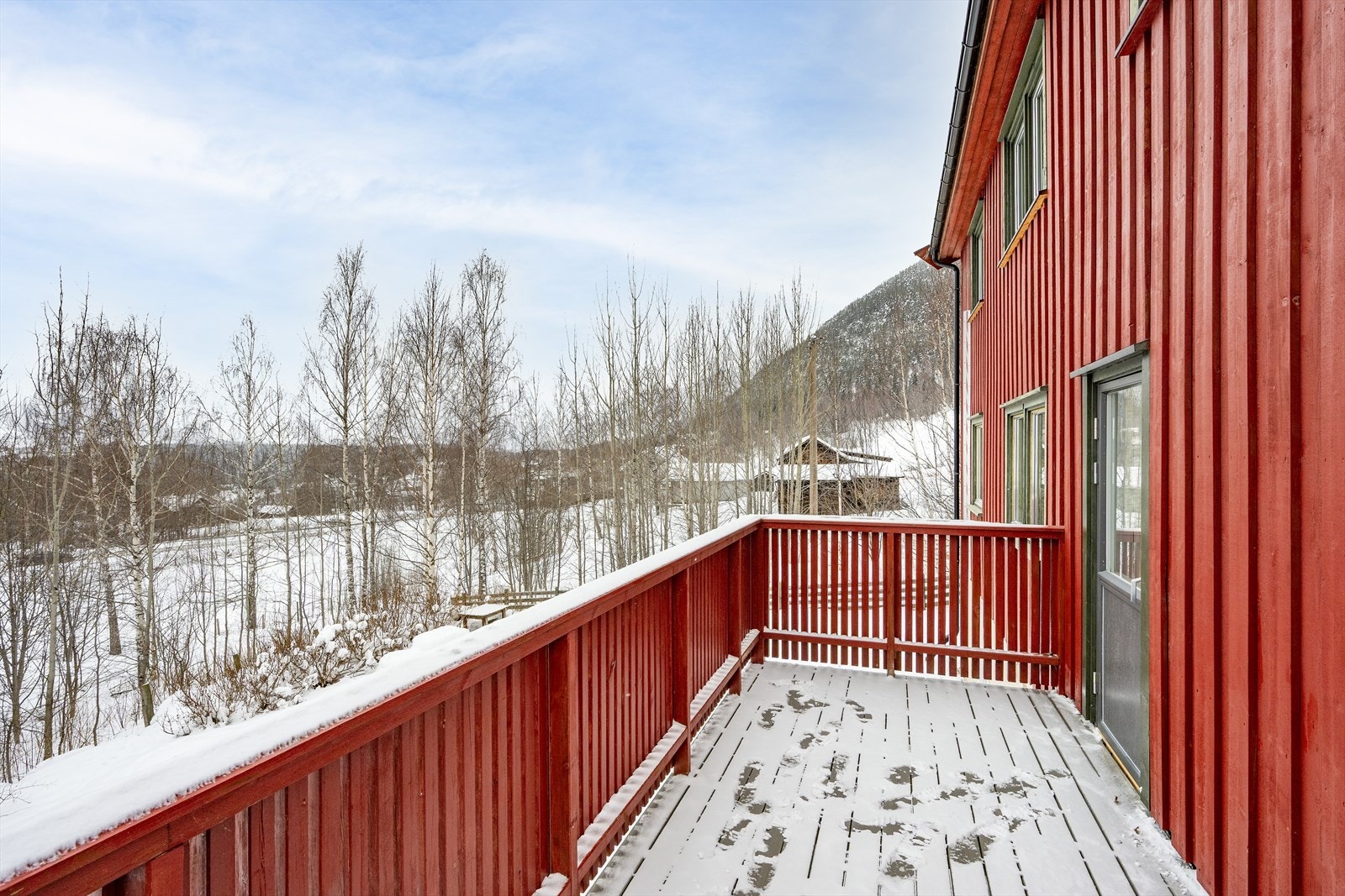 Verandaen er ca 12 kvm. Galleribilde