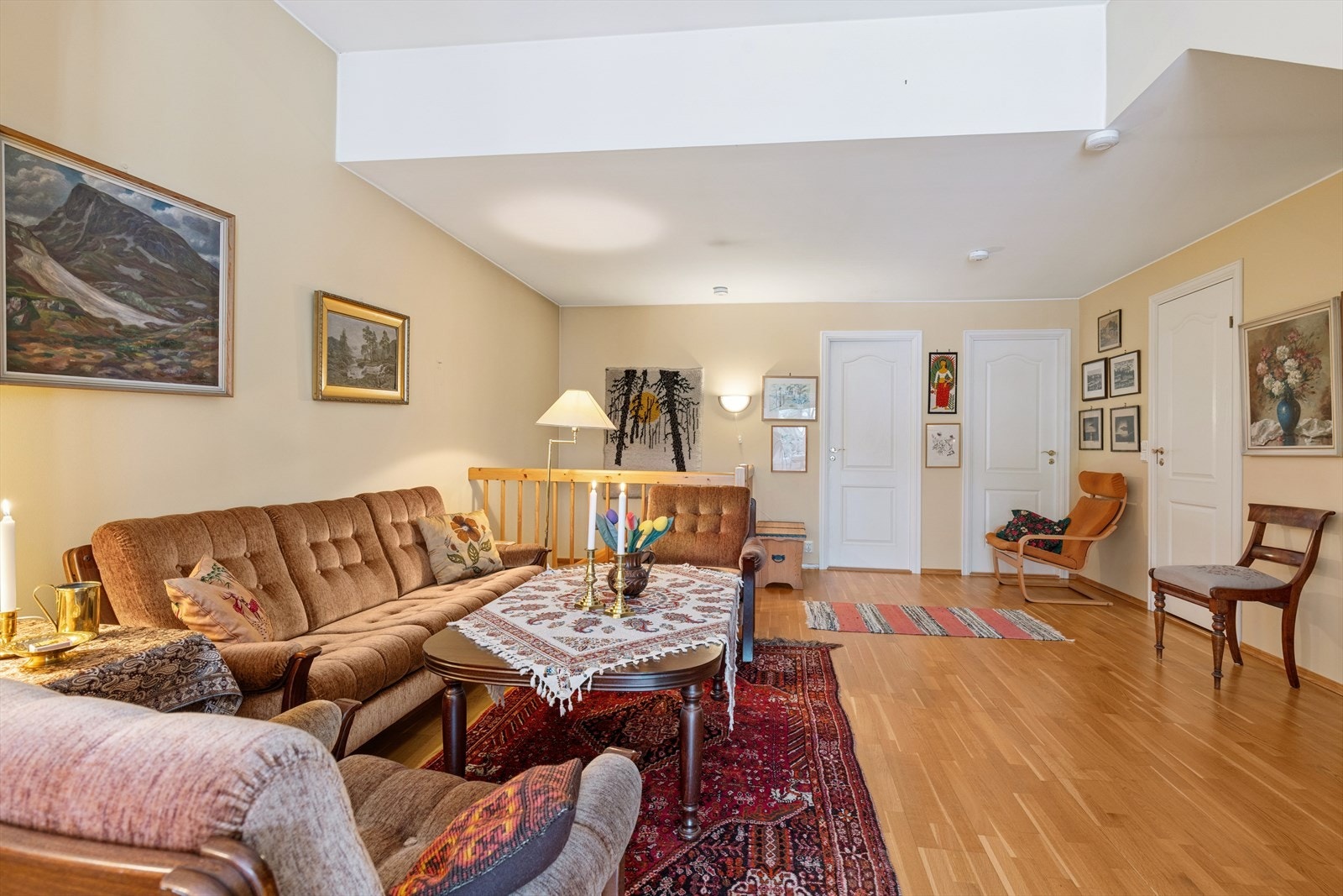 Loftstuen gir en ekstra, fleksibel sone for familien. Galleribilde