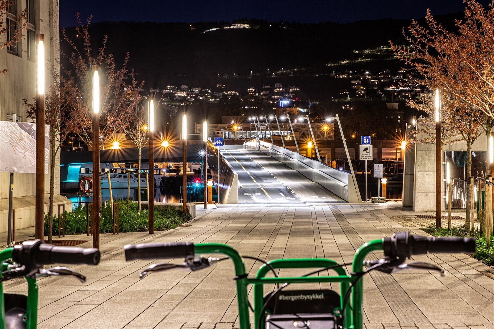 - Kort vei til sentrumskjernen over Småpudden - Galleribilde