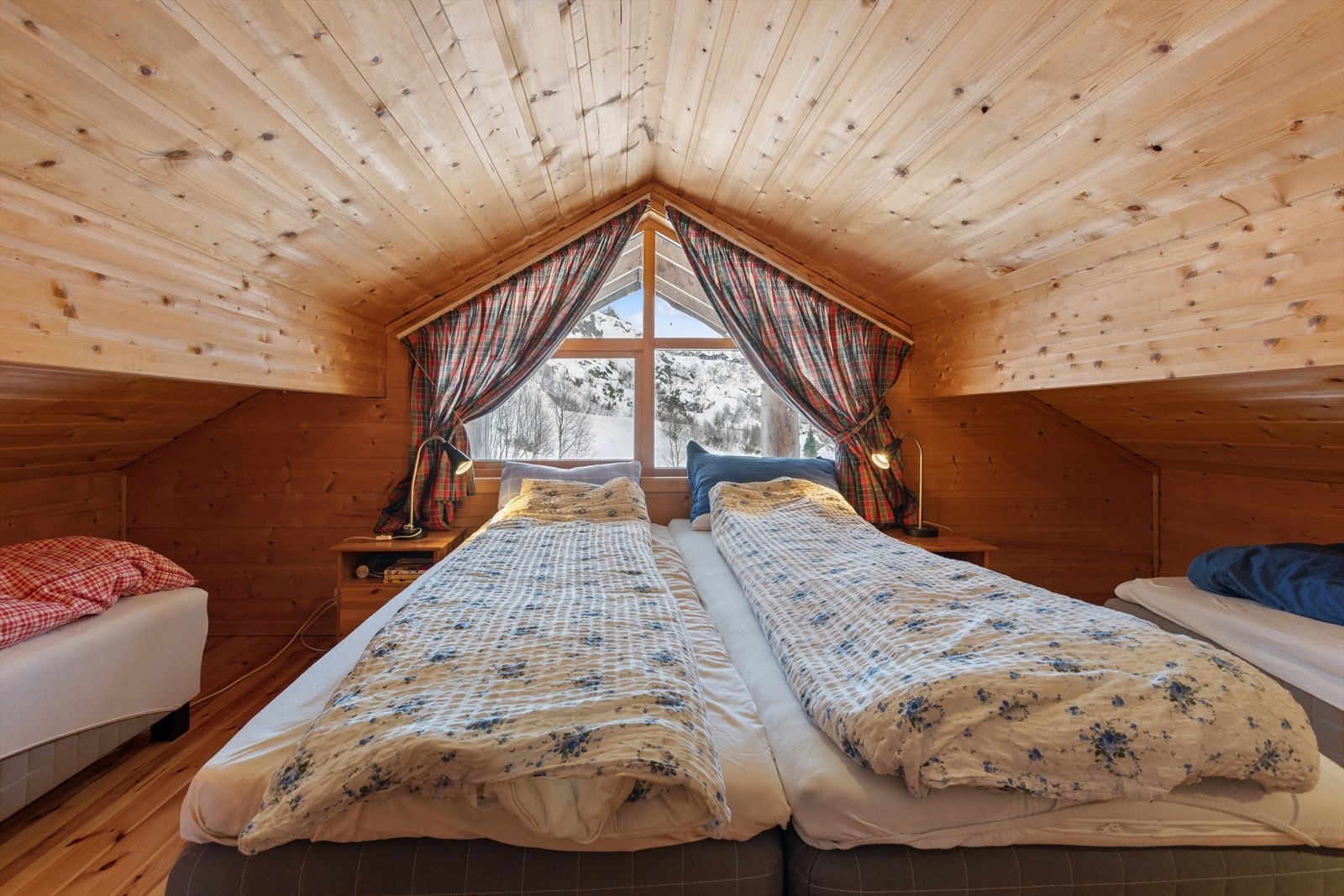 Loft - rom benyttet som soverom* (ikke omsøkt til bruk som soverom) Galleribilde