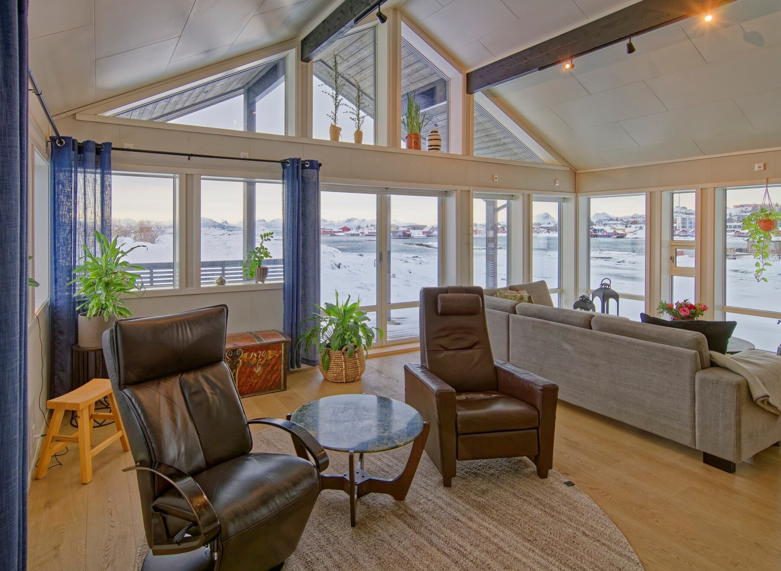 Her får du et hjem der kvalitet, funksjonalitet og estetikken står i perfekt balanse Galleribilde