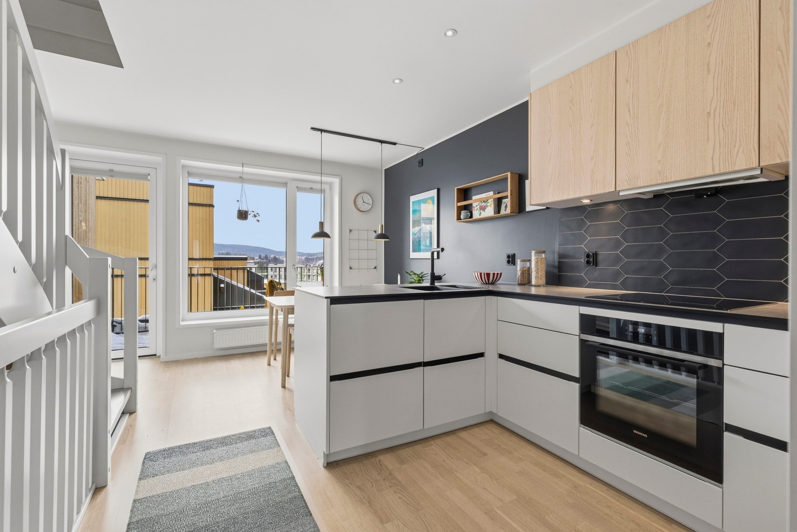 Oppvaskkummen er i stål Galleribilde