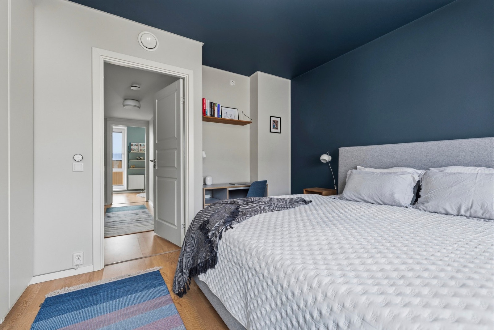 Det er også plass til kontorplass eller annet møblement Galleribilde