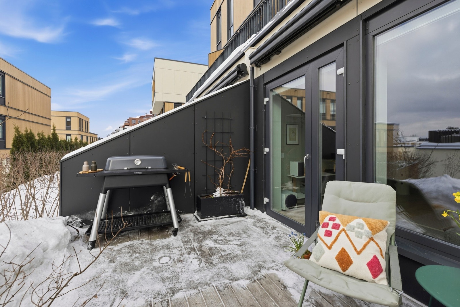 Terrassen har også elektriske markiser Galleribilde