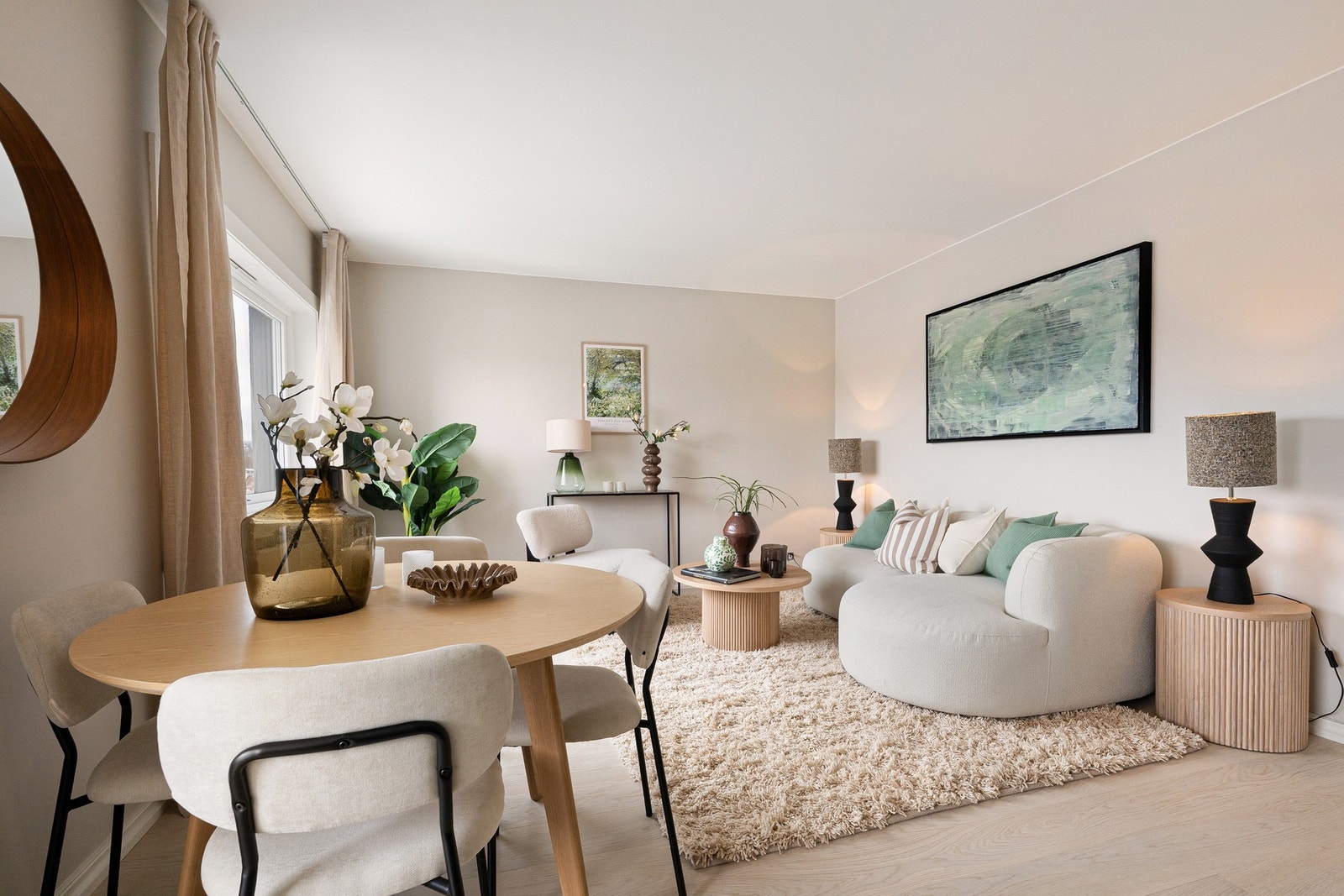 Fin plass til spisebord Galleribilde