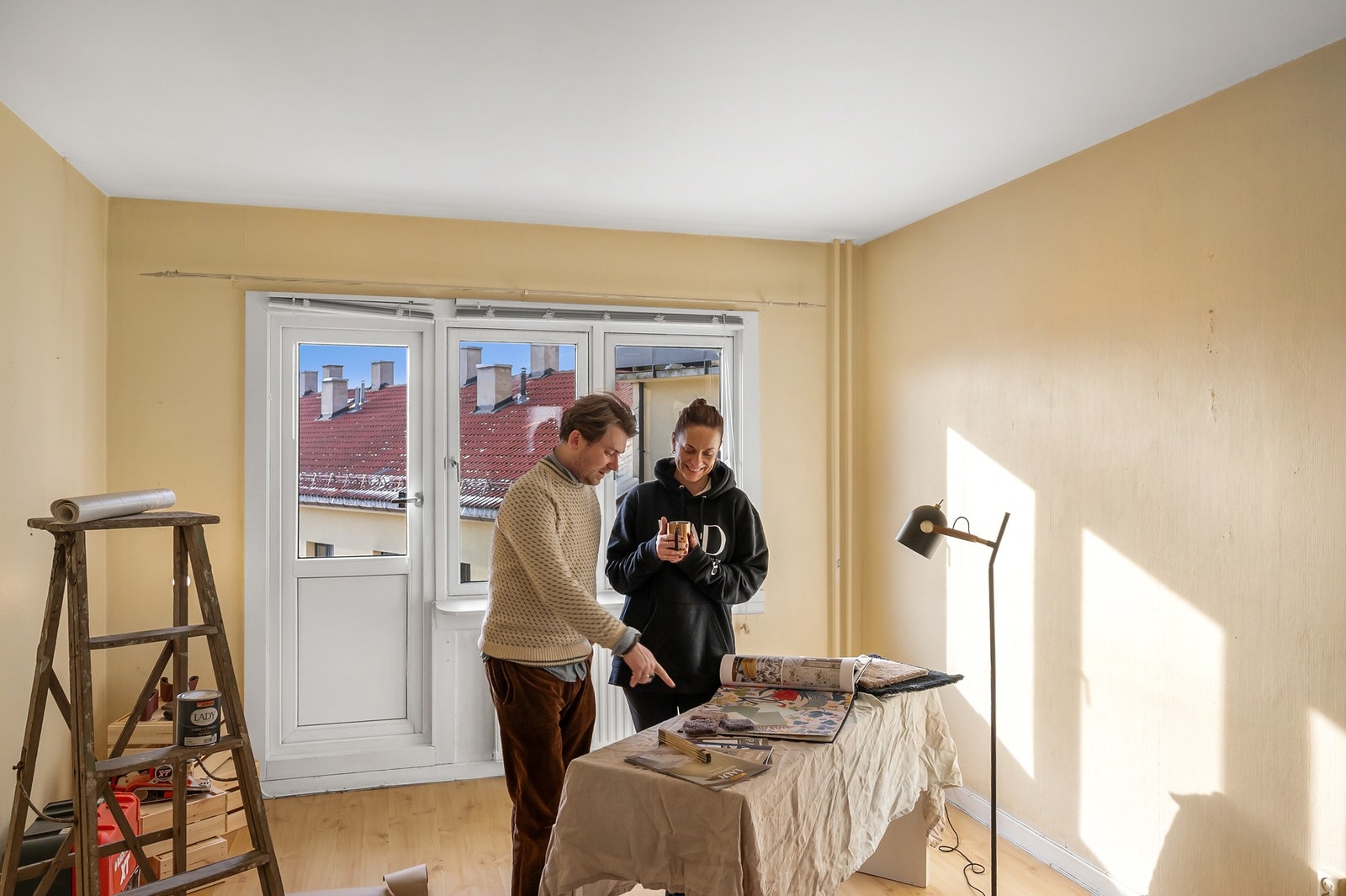 Stue med god takhøyde og lysinnslipp Galleribilde