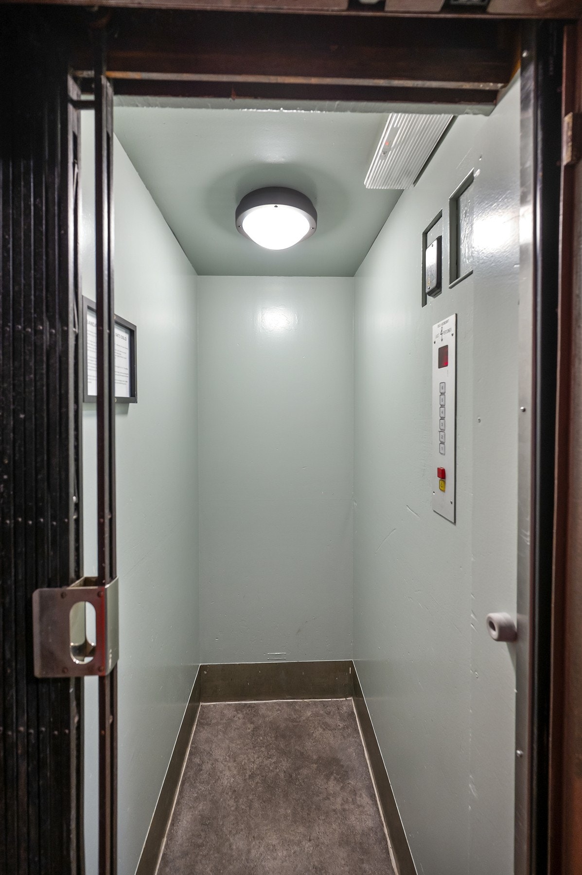 Enkel adkomst til leiligheten via felles heis Galleribilde