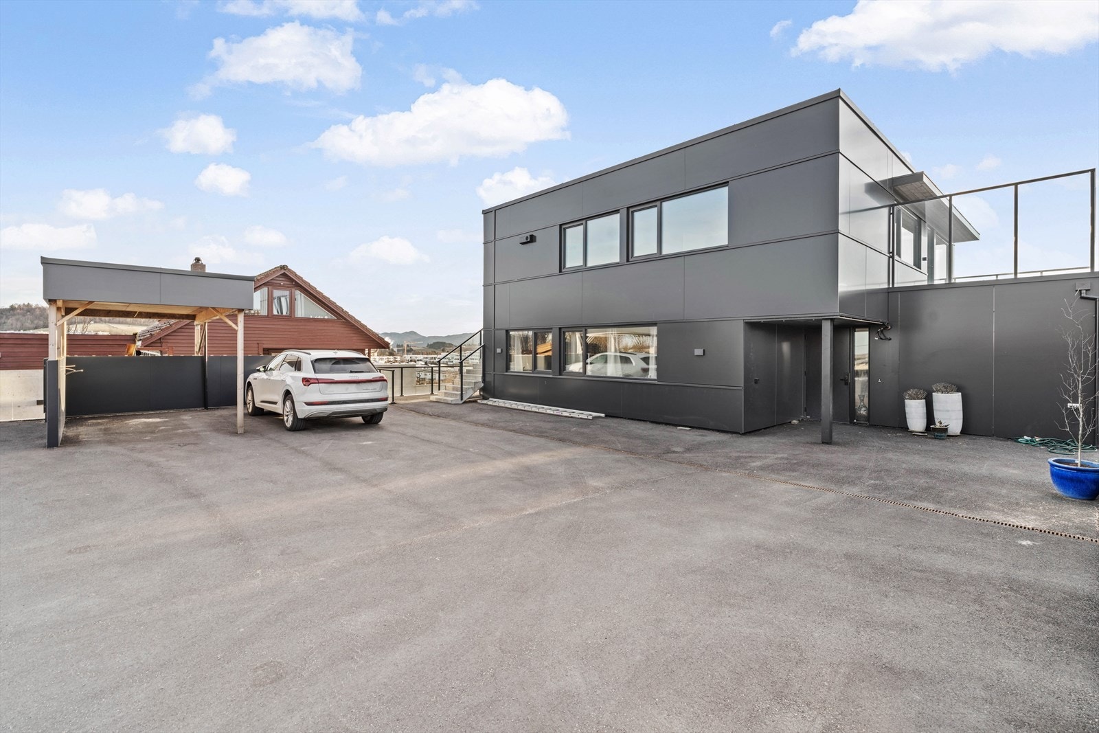 Gårdsrom Galleribilde