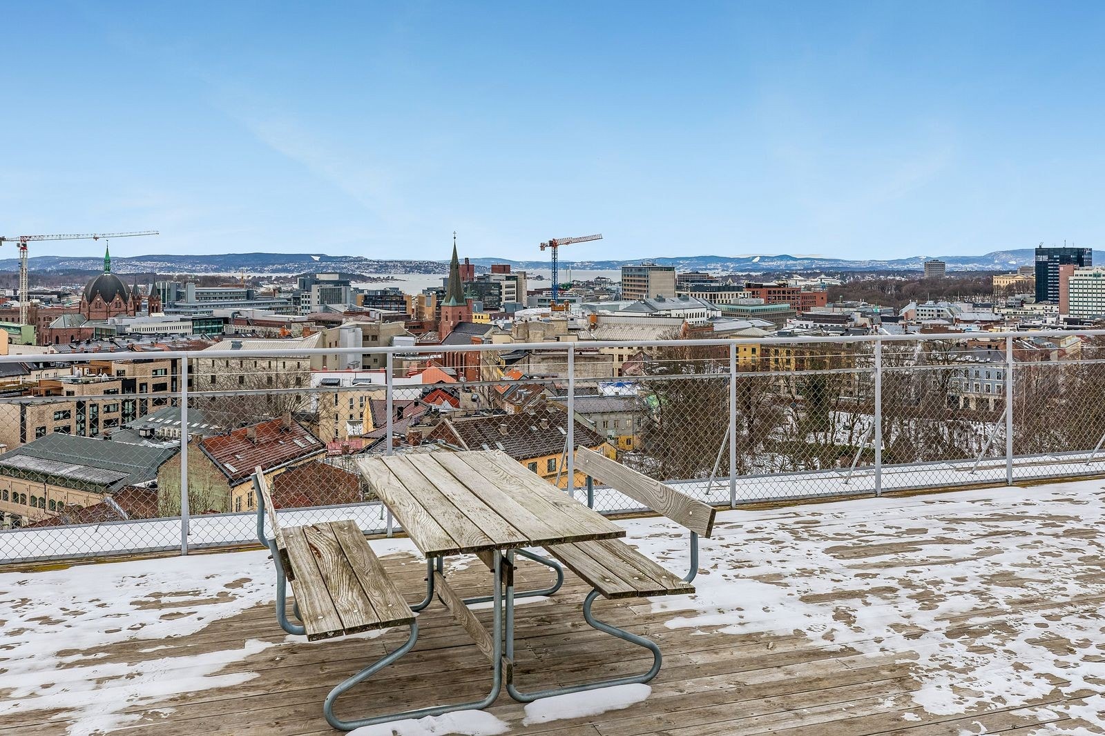 Stor takterrasse med flott utsikt! Galleribilde