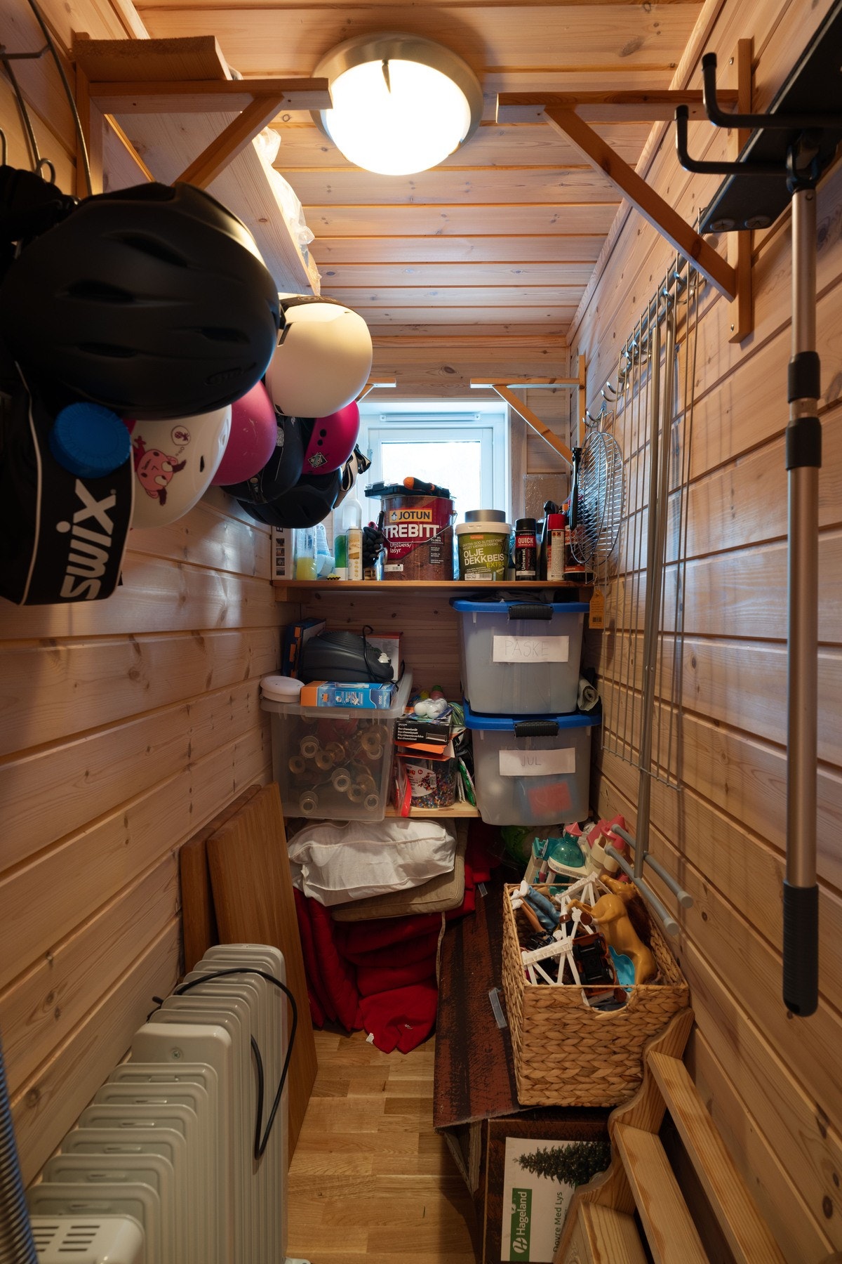 Innvendig bod i hytta er kjekt å ha. Galleribilde