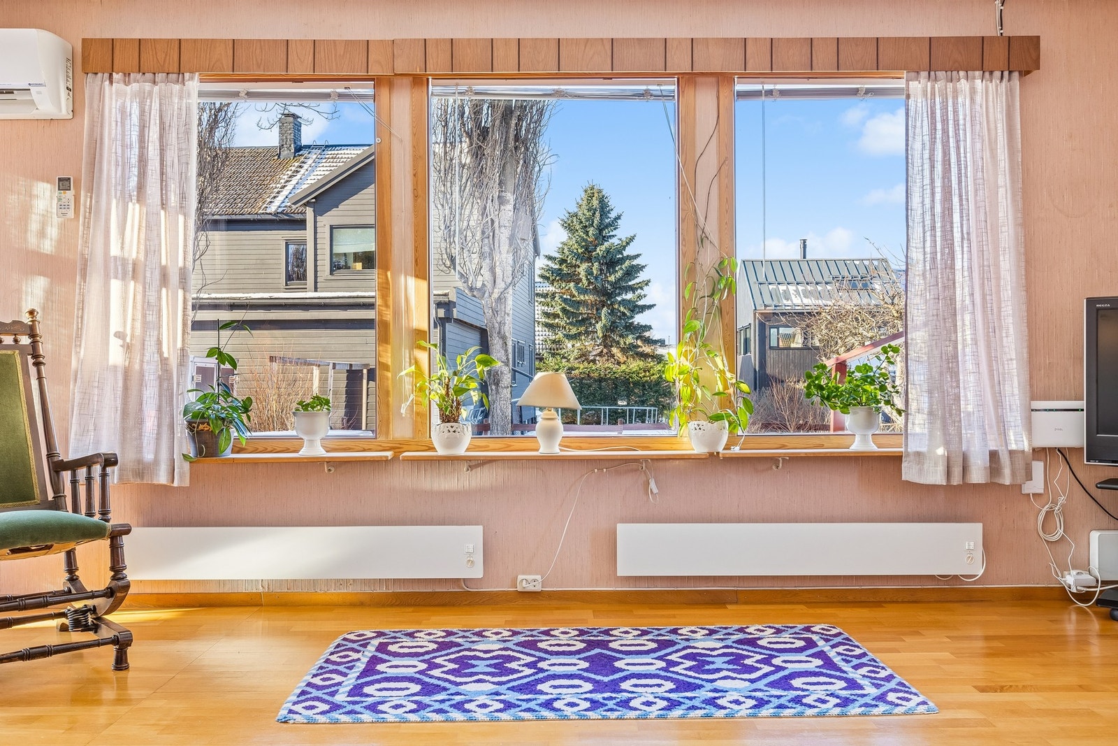 Stuen har muligheten for flere oppholdssoner. Galleribilde