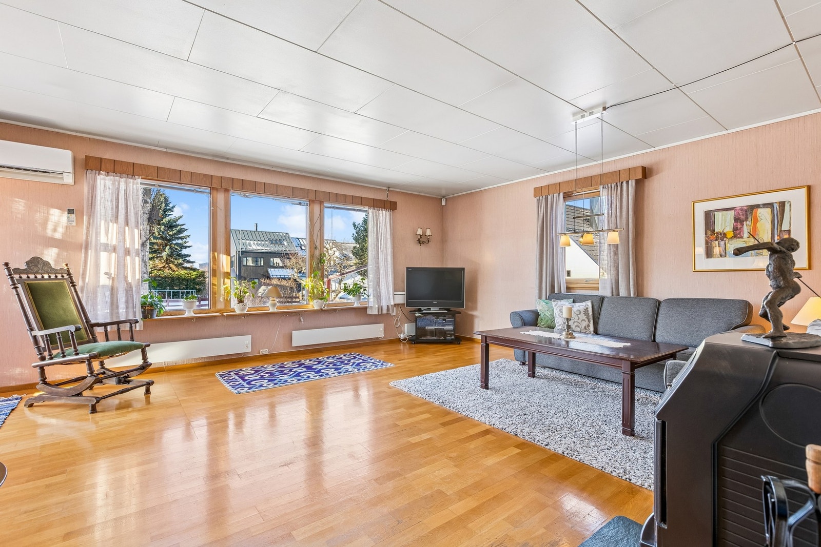 Rommet har fine soner for innredning. Galleribilde