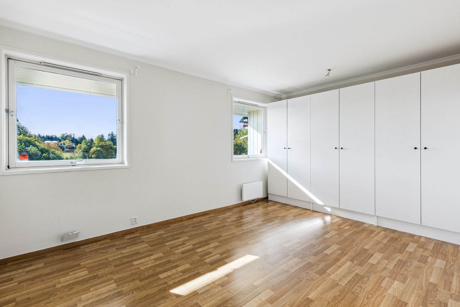 Hovedsoverom med garderobeskap Galleribilde