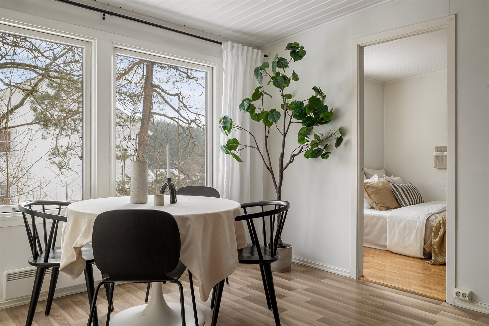 Hit kan både venner og familie inviteres til gode middager og flotte kvelder! Galleribilde