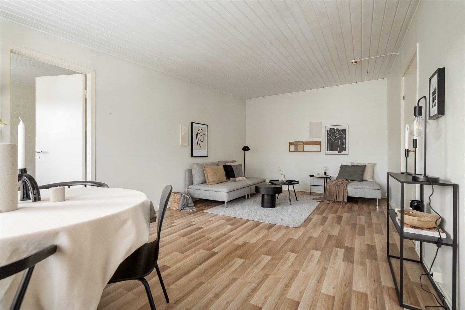 Bosetter du deg her, får du en rolig og tilbaketrukket beliggenhet med marka som nærmeste nabo Galleribilde