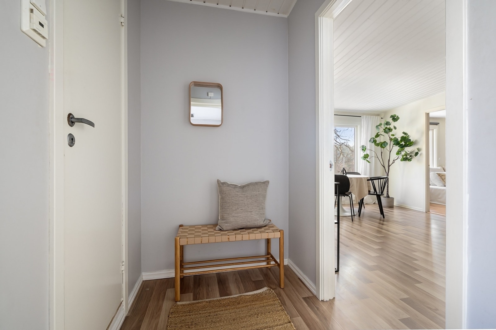 Boligen disponerer i tillegg en bod i underetasjen på ca. 4 kvm - praktisk og enkelt! Galleribilde