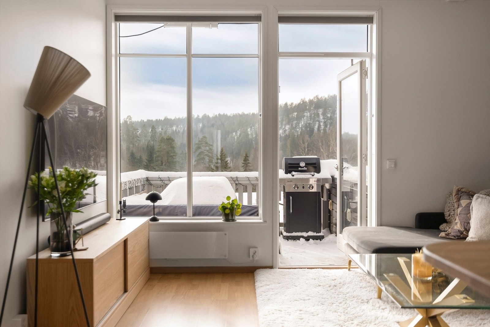 Naturskjønn utsikt fra sofagruppen. Galleribilde