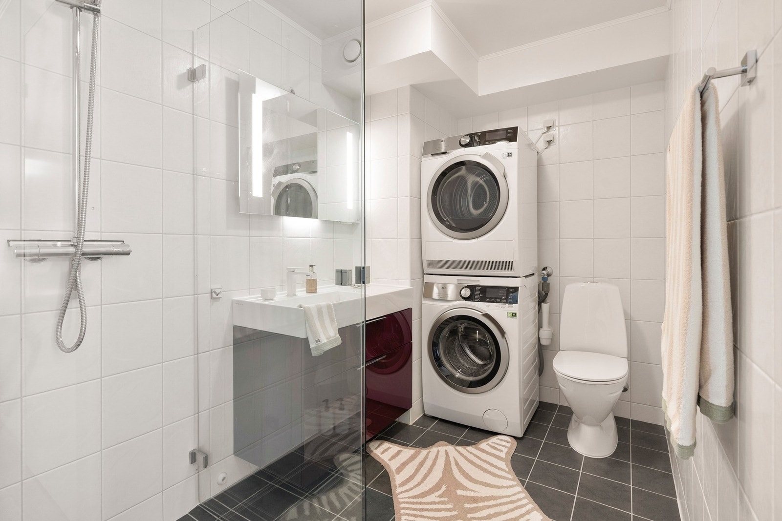 Flislagt bad med gulvvarme. Galleribilde