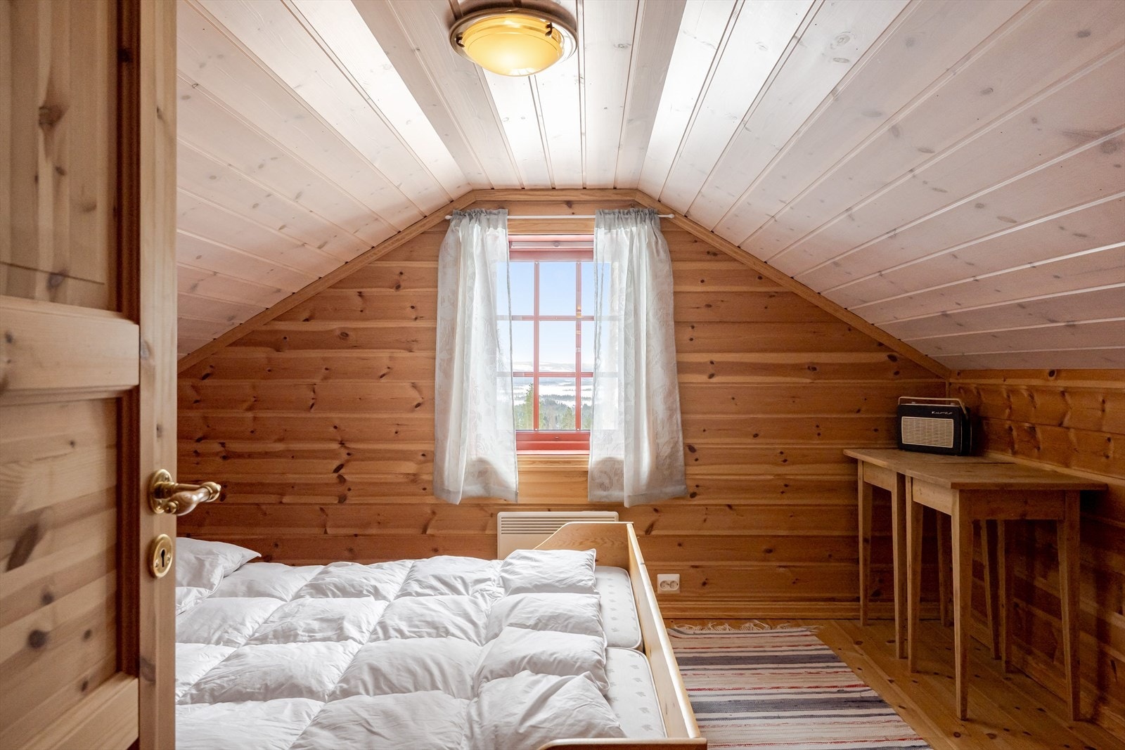 Rom innredet som soverom 3. Det gjøres oppmerksom på at rommet ikke er godkjent for varig opphold. Galleribilde