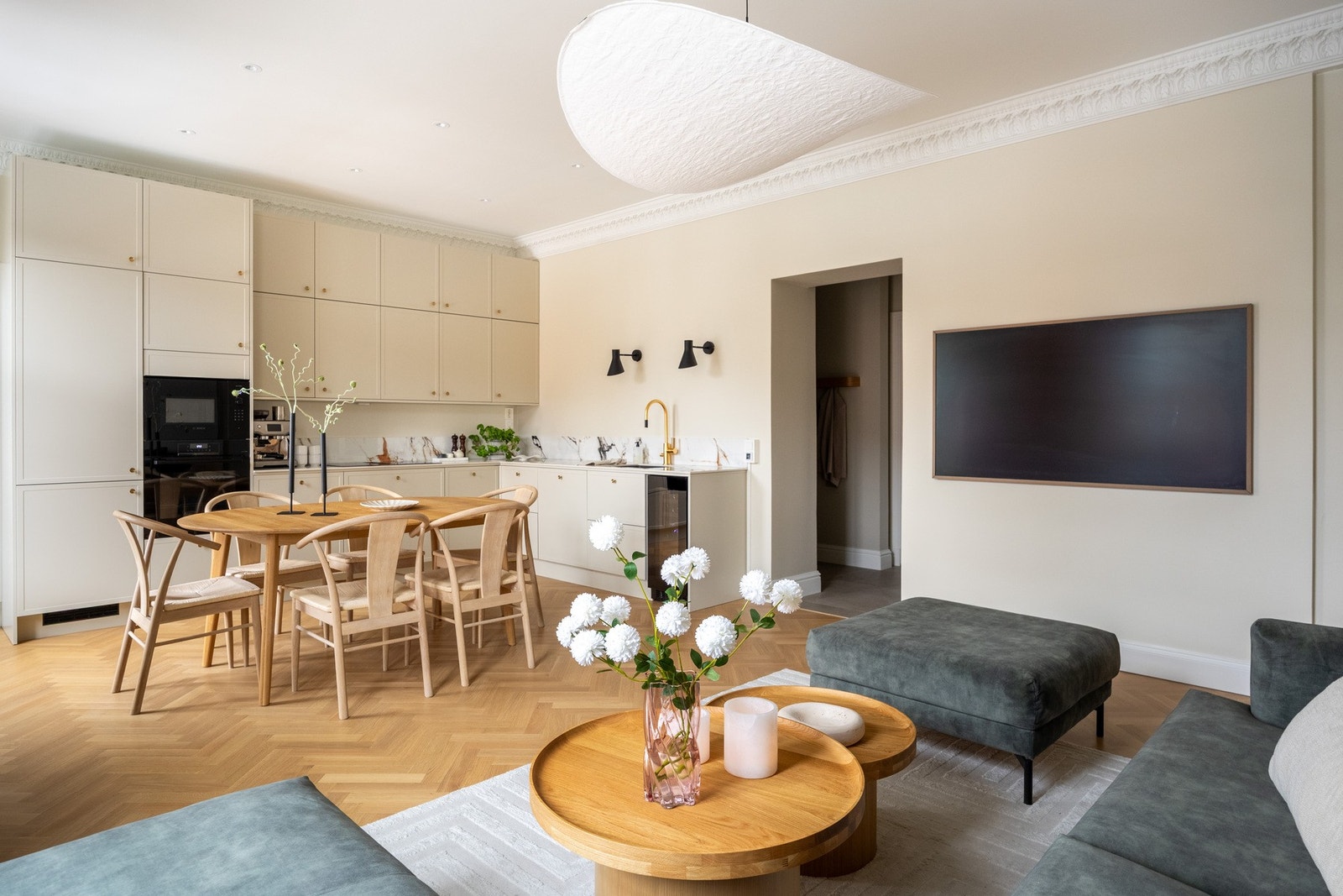 Leiligheten er renovert og svært påkostet med høy standard. Galleribilde