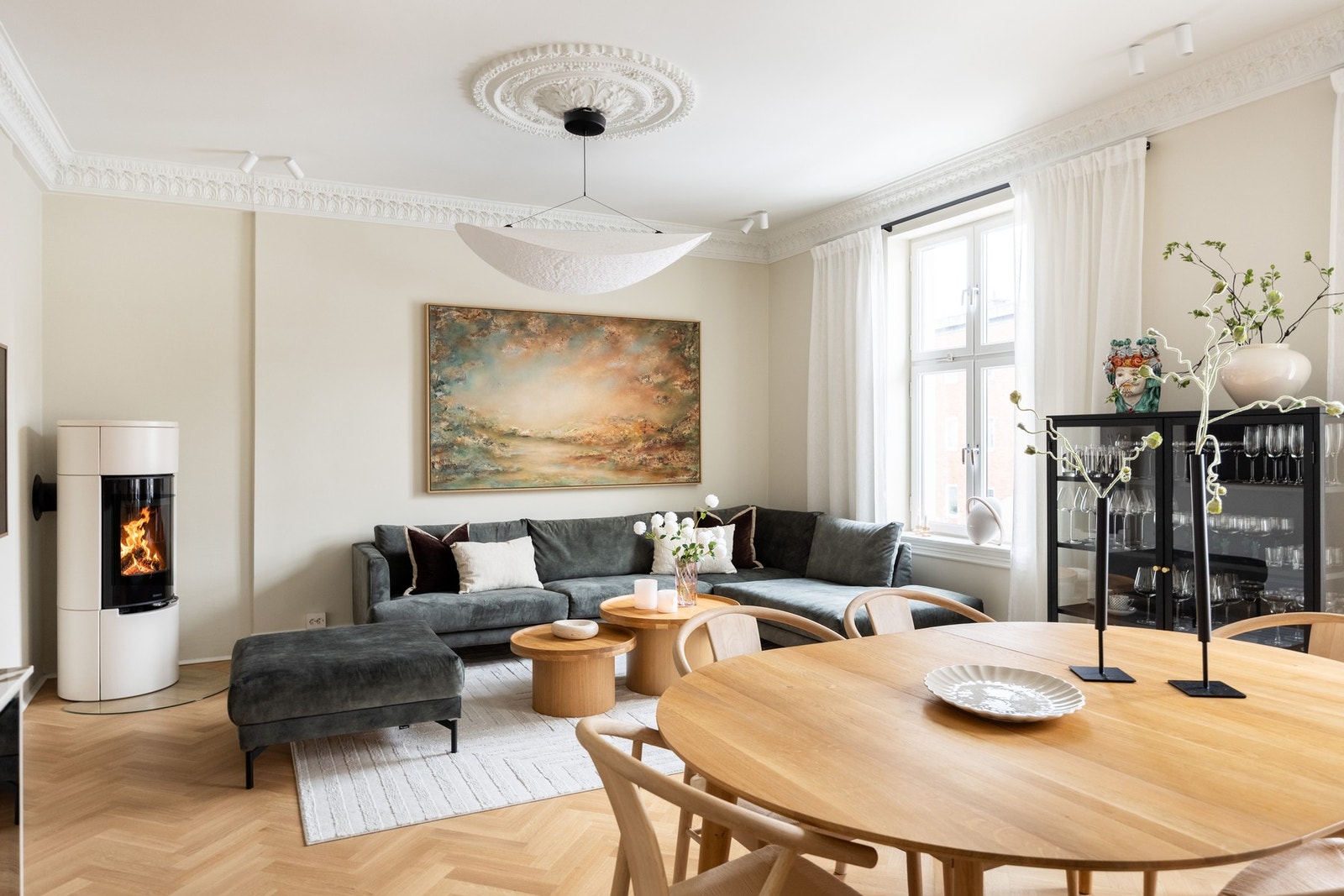 Stuen har en god planløsning hvor det er enkelt å innrede. Galleribilde