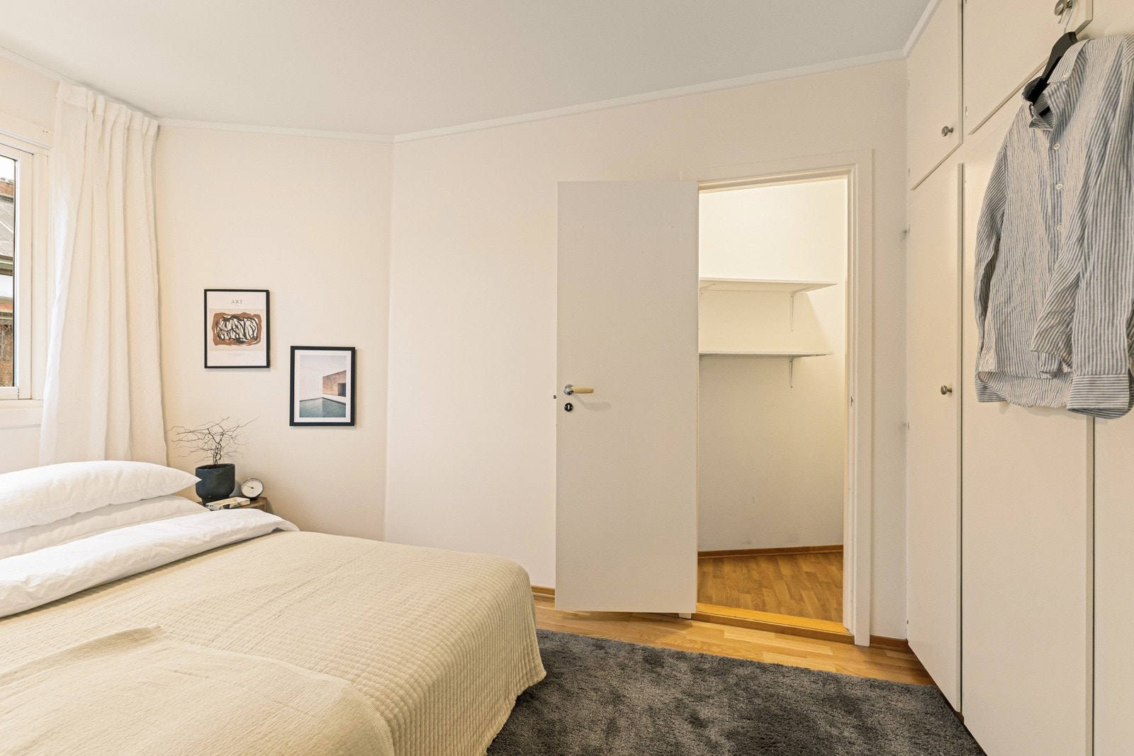 Fra soverommet er det også en praktisk innvendig bod. Galleribilde