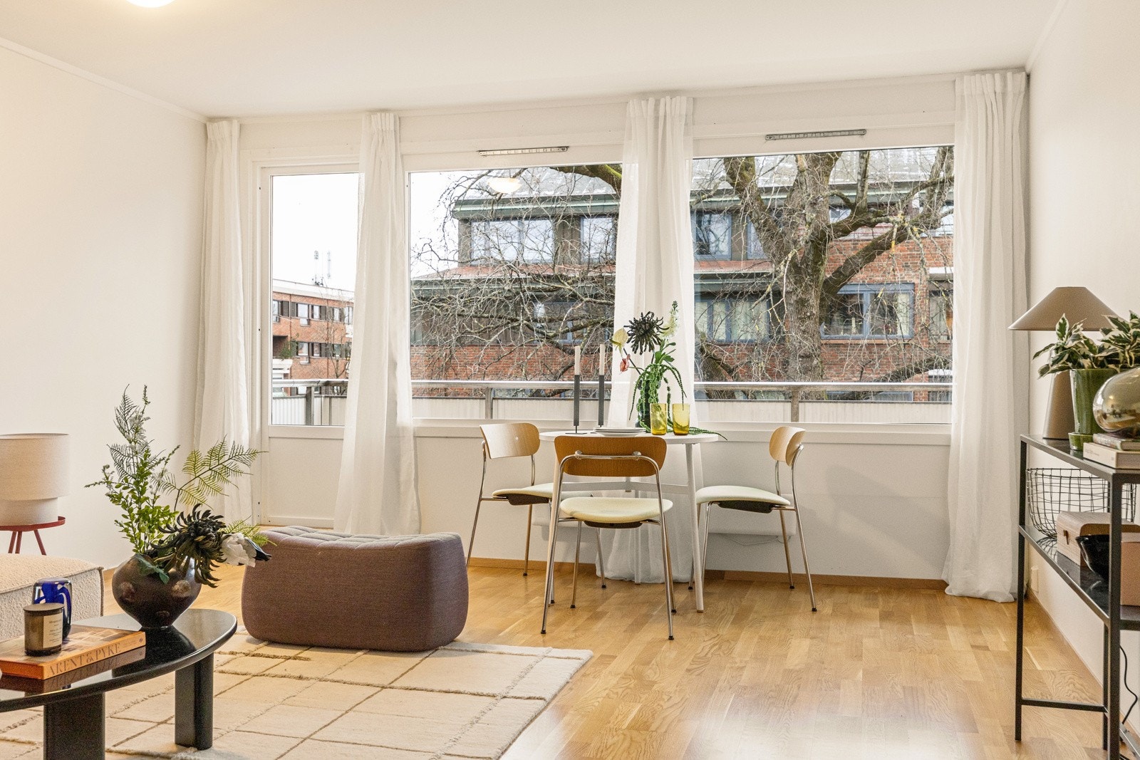 God plass til spisebord. Galleribilde