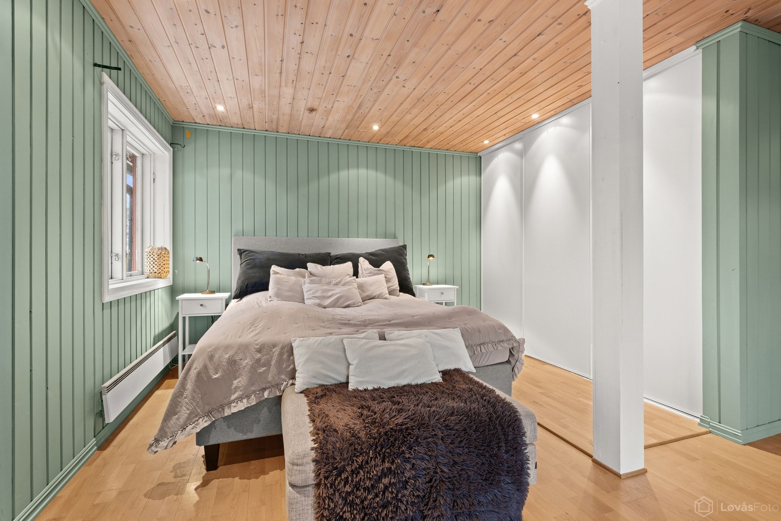 I boligens 2. etasje ligger hovedsoverommet. Galleribilde