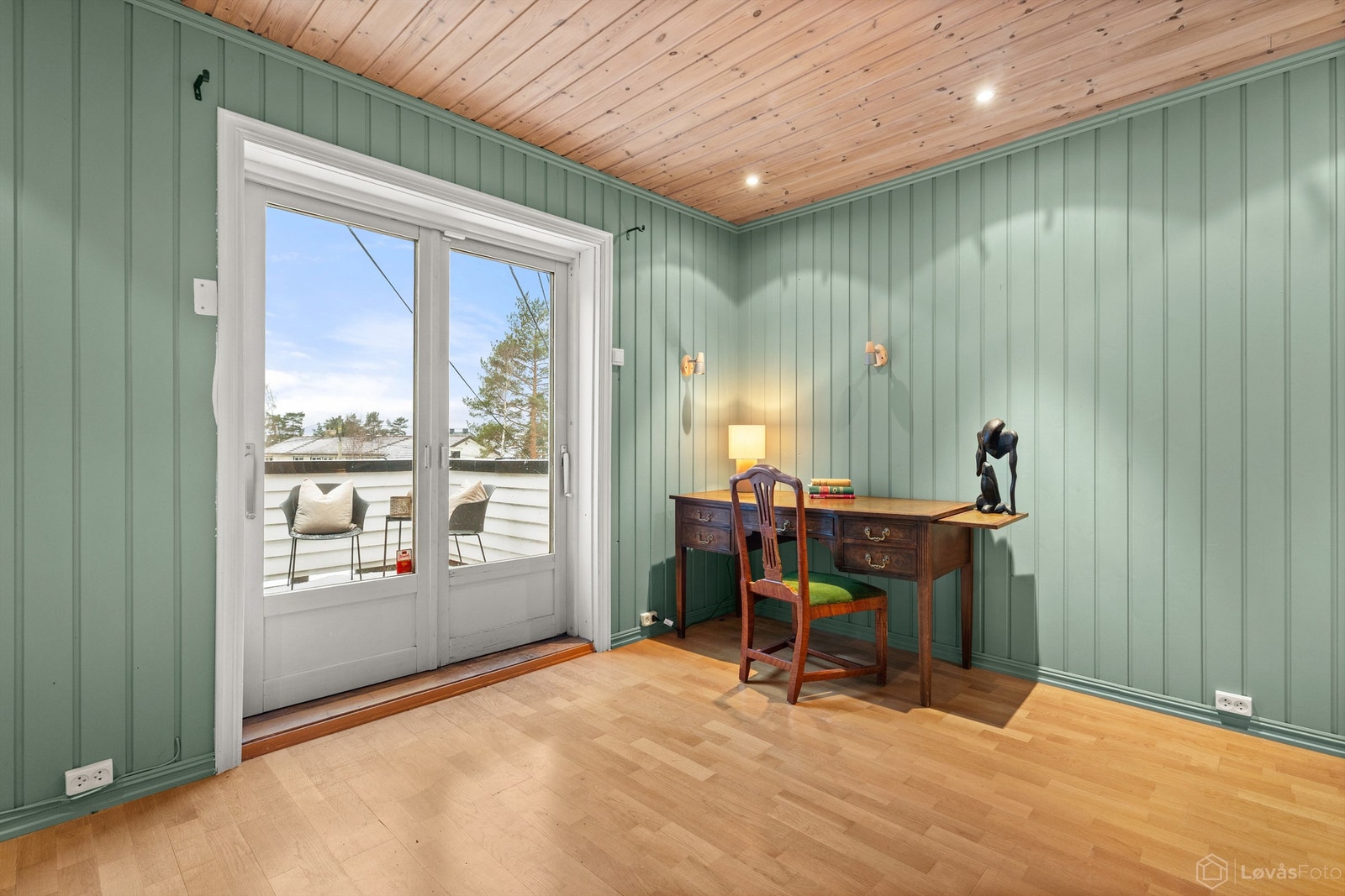 Hovedsoverommets størrelse gjør at det enkelt kan møbleres med kontorplass. Galleribilde