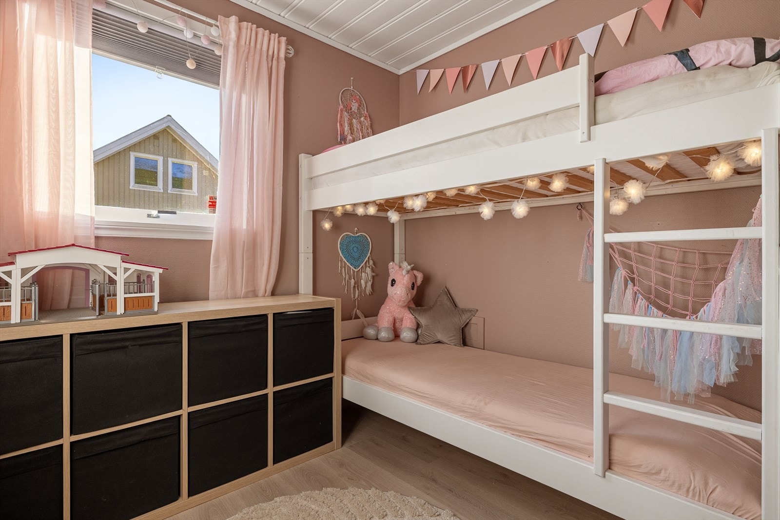 Rommet på ca. 6,4 m² er et praktisk og lettmøblert rom. Galleribilde