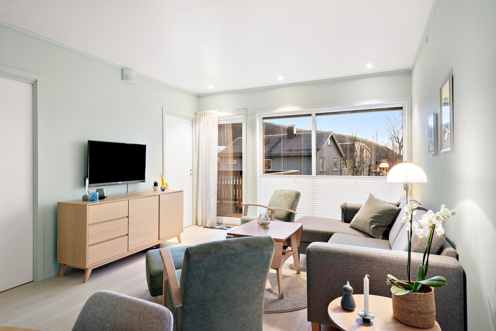 Borettslaget ligger nærme Rana Hallen, få minutters gange fra sentrum av byen. Galleribilde