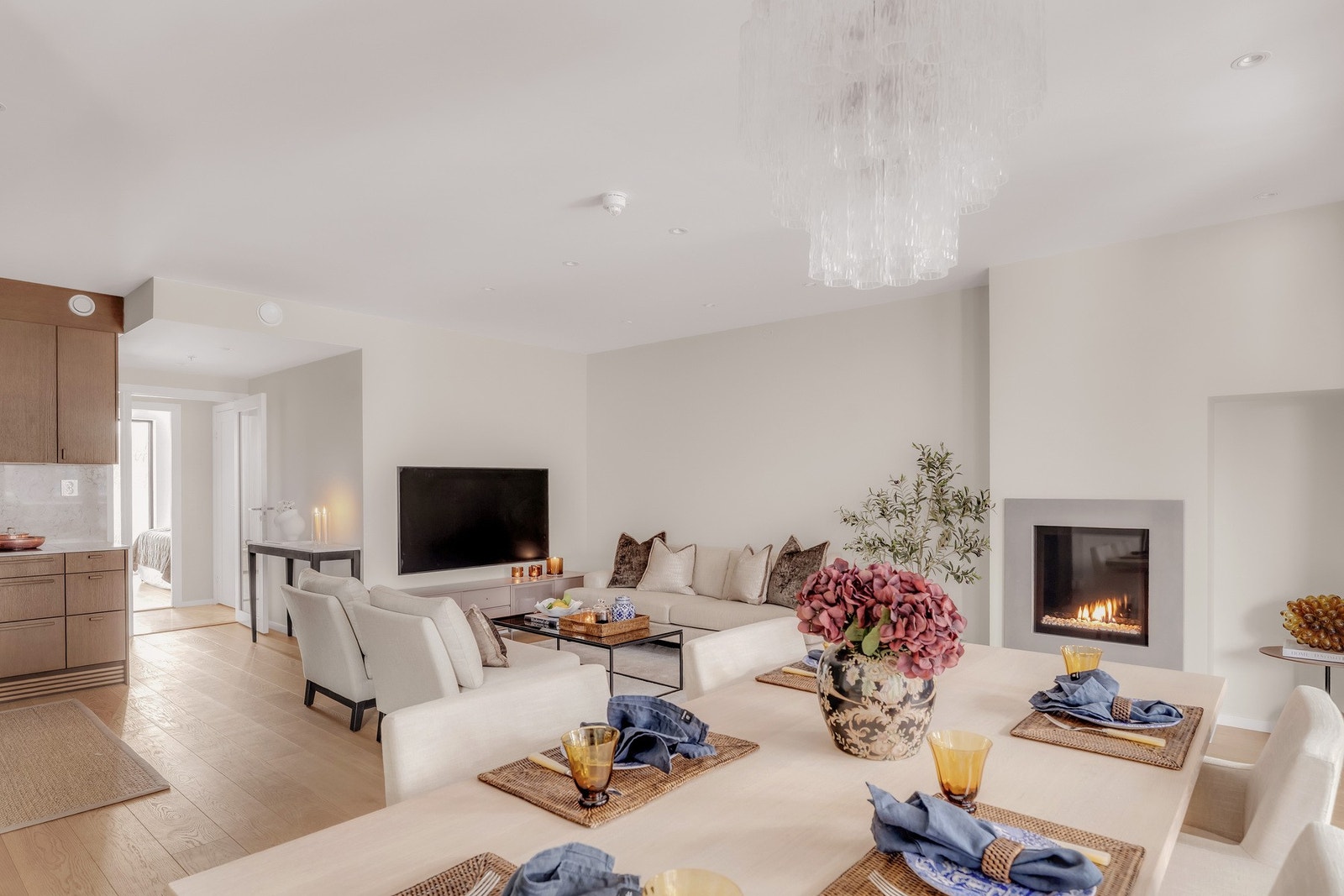 Gasspeisen tilfører godt med varme og setter stemningen på kalde vinterdager. Gasspeisen styres med fjernkontroll. Galleribilde